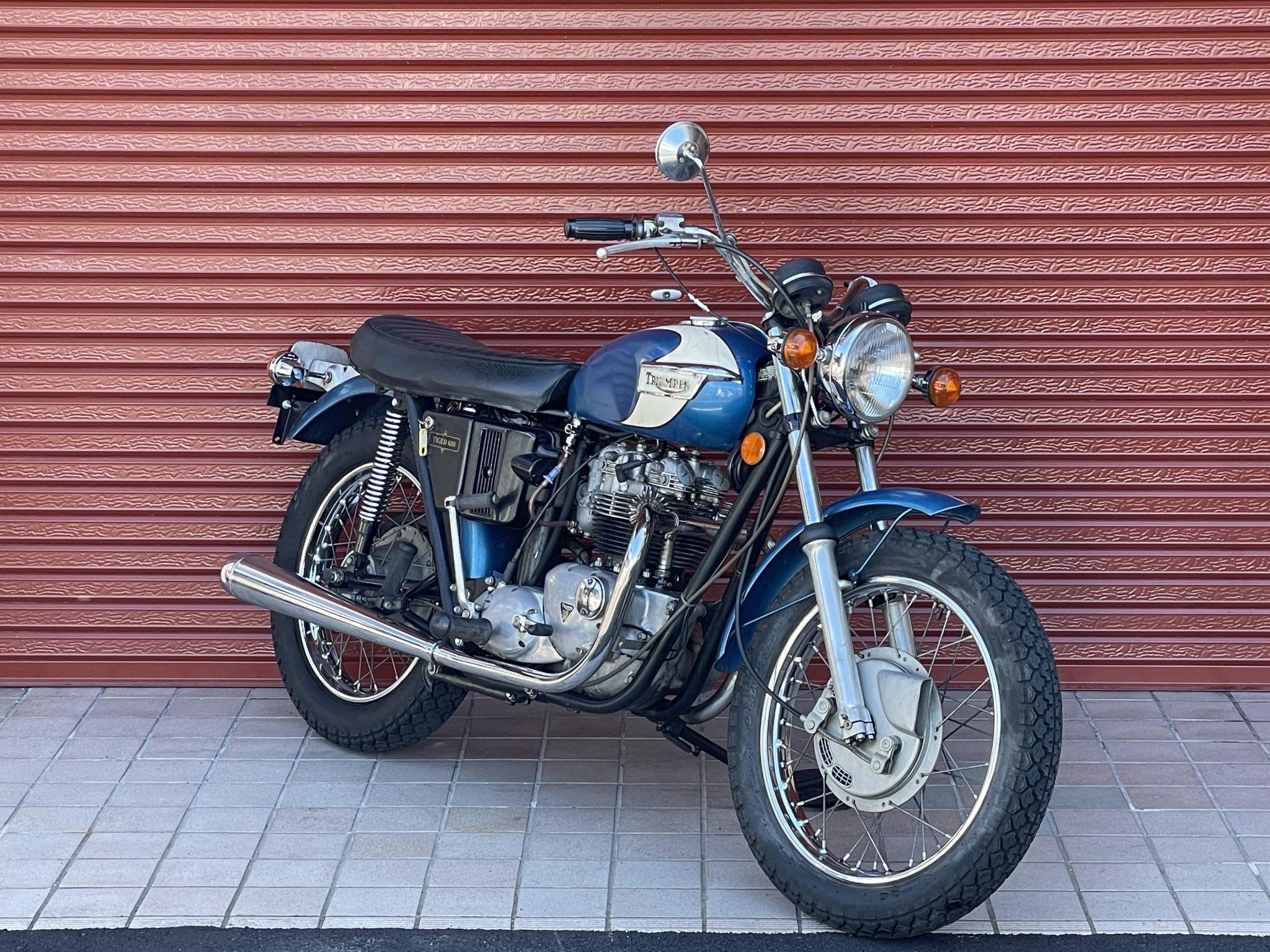 トライアンフ・Triumph TR6R 写真2