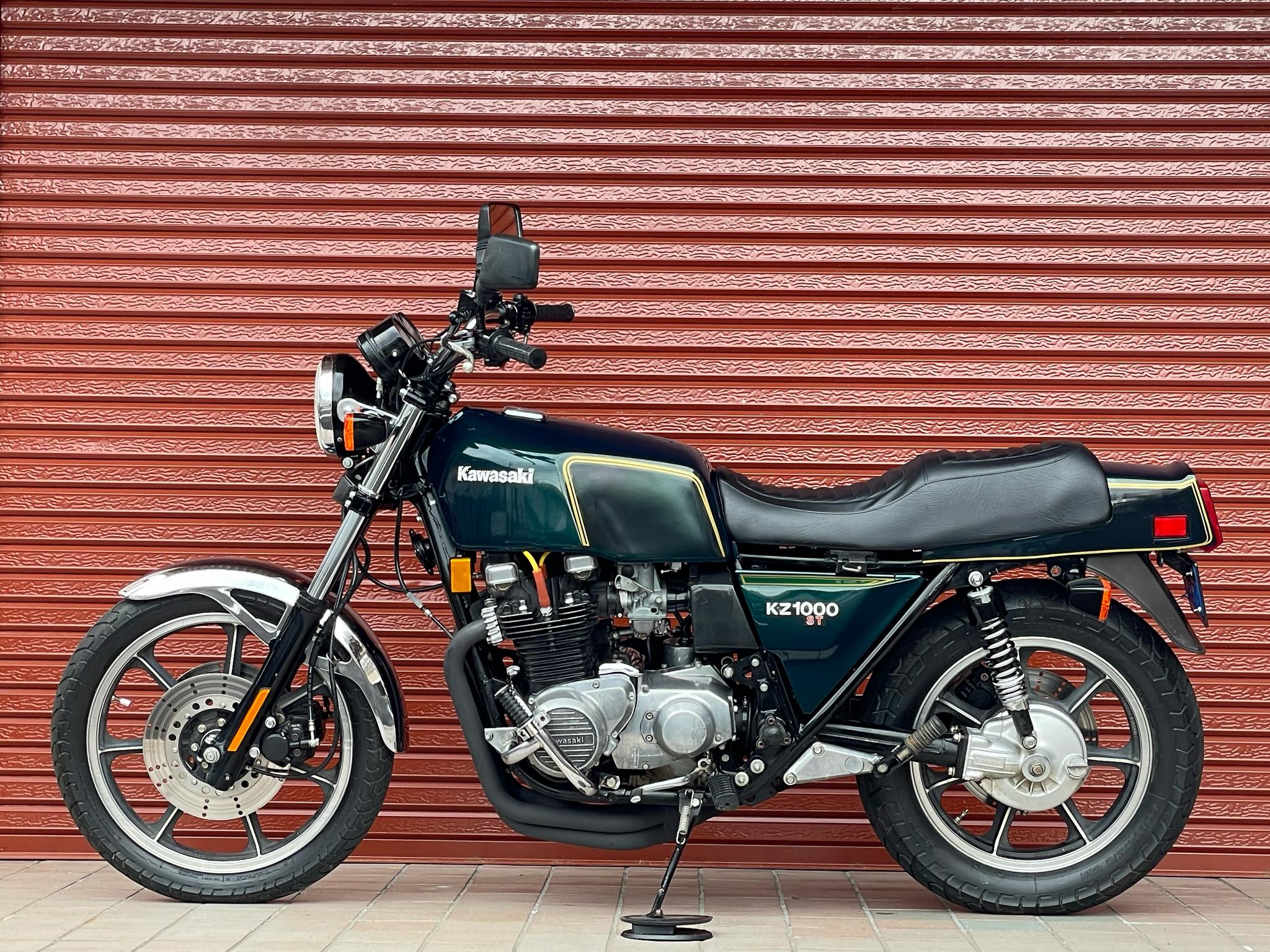 カワサキ・KAWASAKI KZ1000 ST 写真4