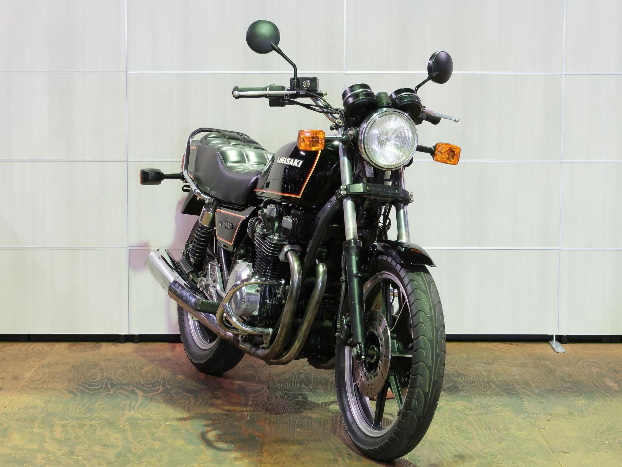 カワサキ・KAWASAKI Z1000J 写真2