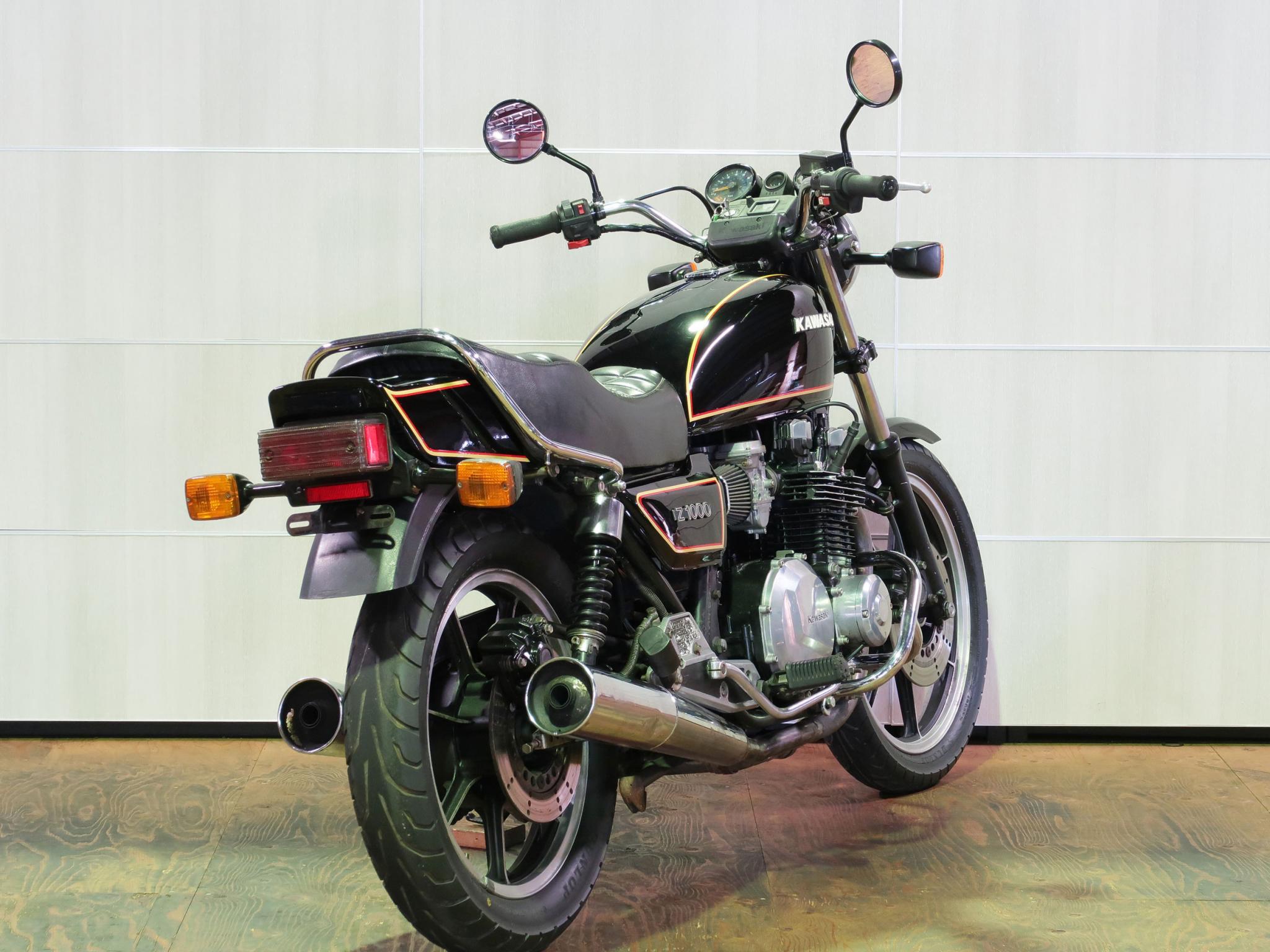 カワサキ・KAWASAKI Z1000J 写真3