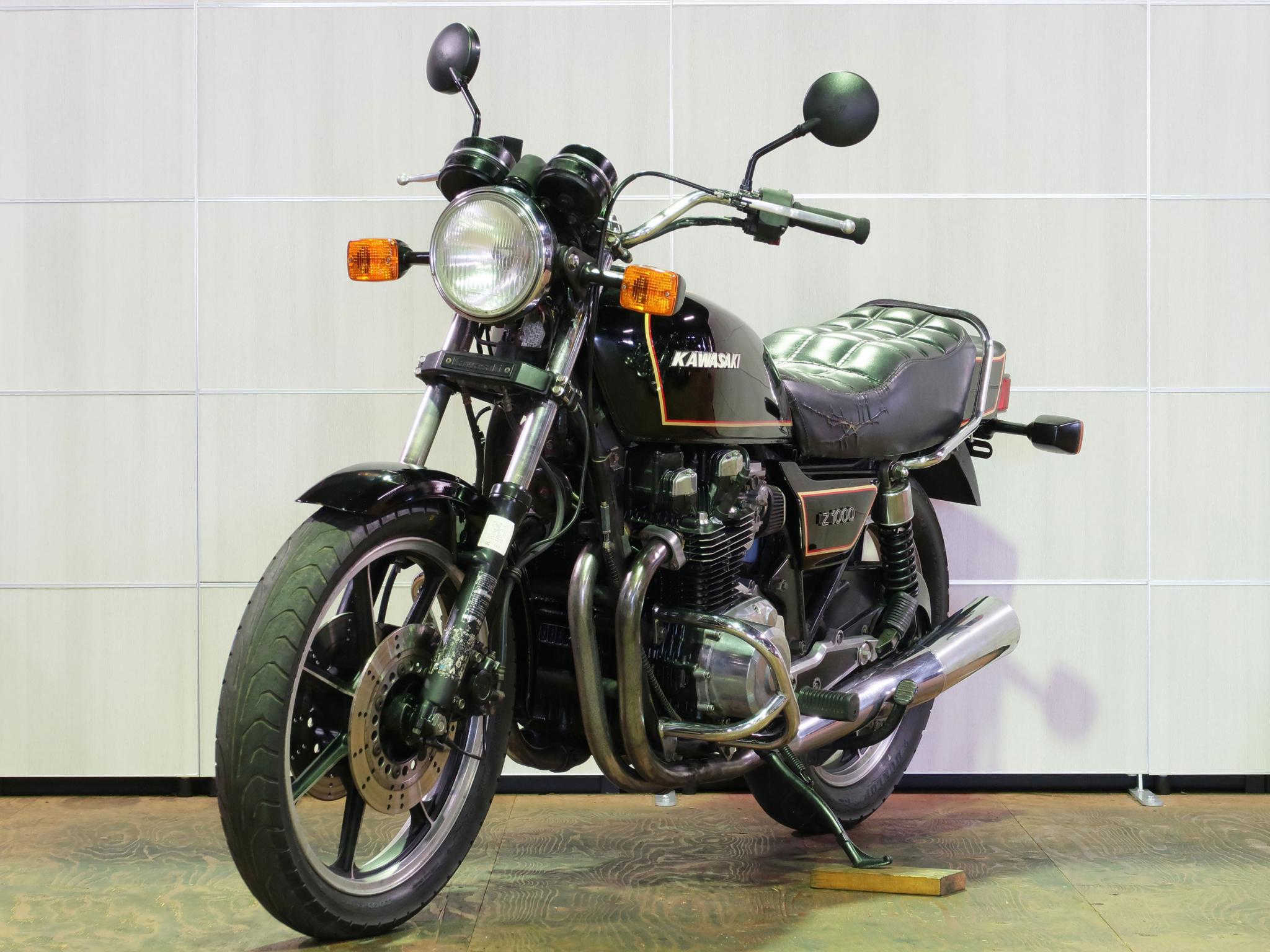 カワサキ・KAWASAKI Z1000J 写真5