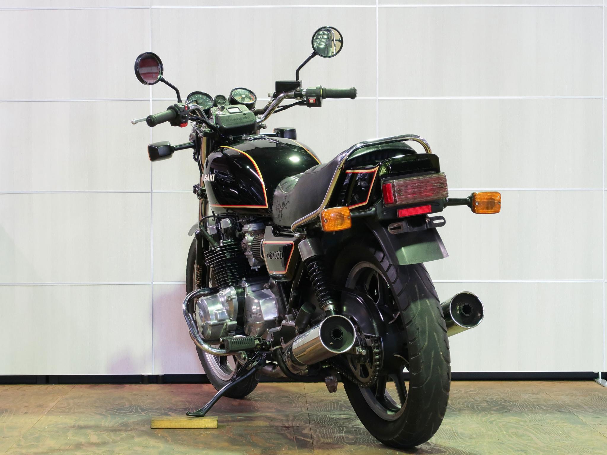 カワサキ・KAWASAKI Z1000J 写真6