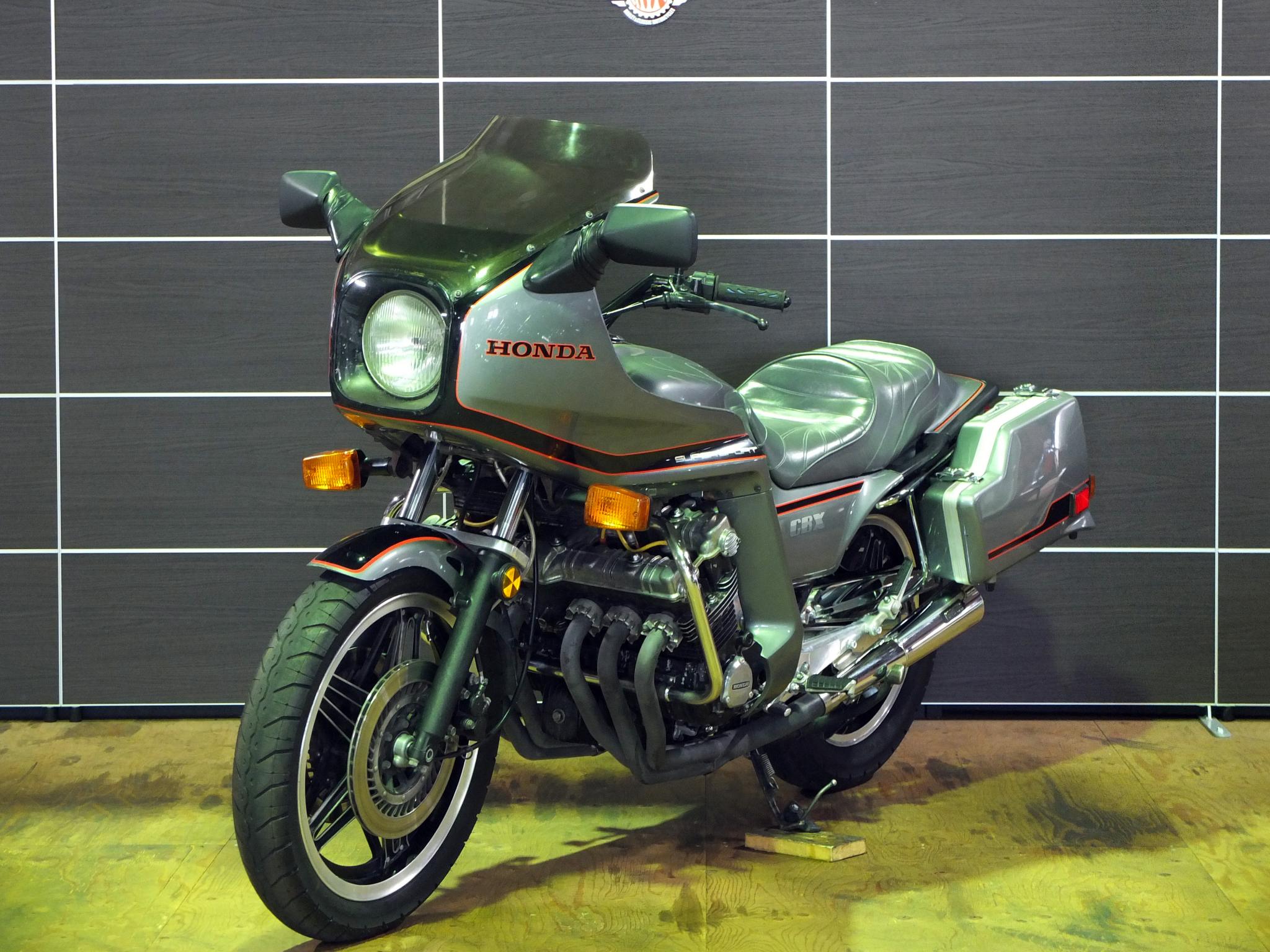 ホンダ・HONDA CBX1000 Integra 写真5