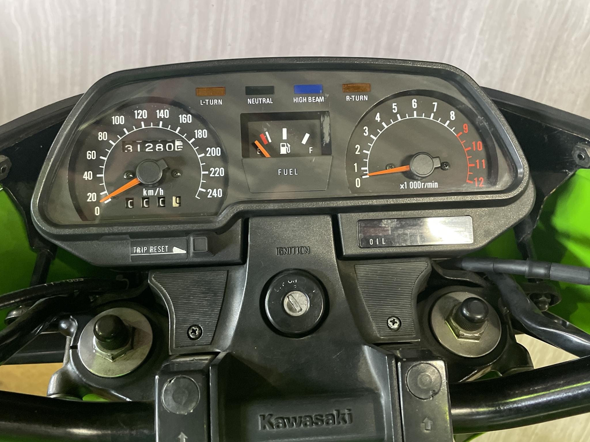 カワサキ・KAWASAKI KZ1000R2 写真10