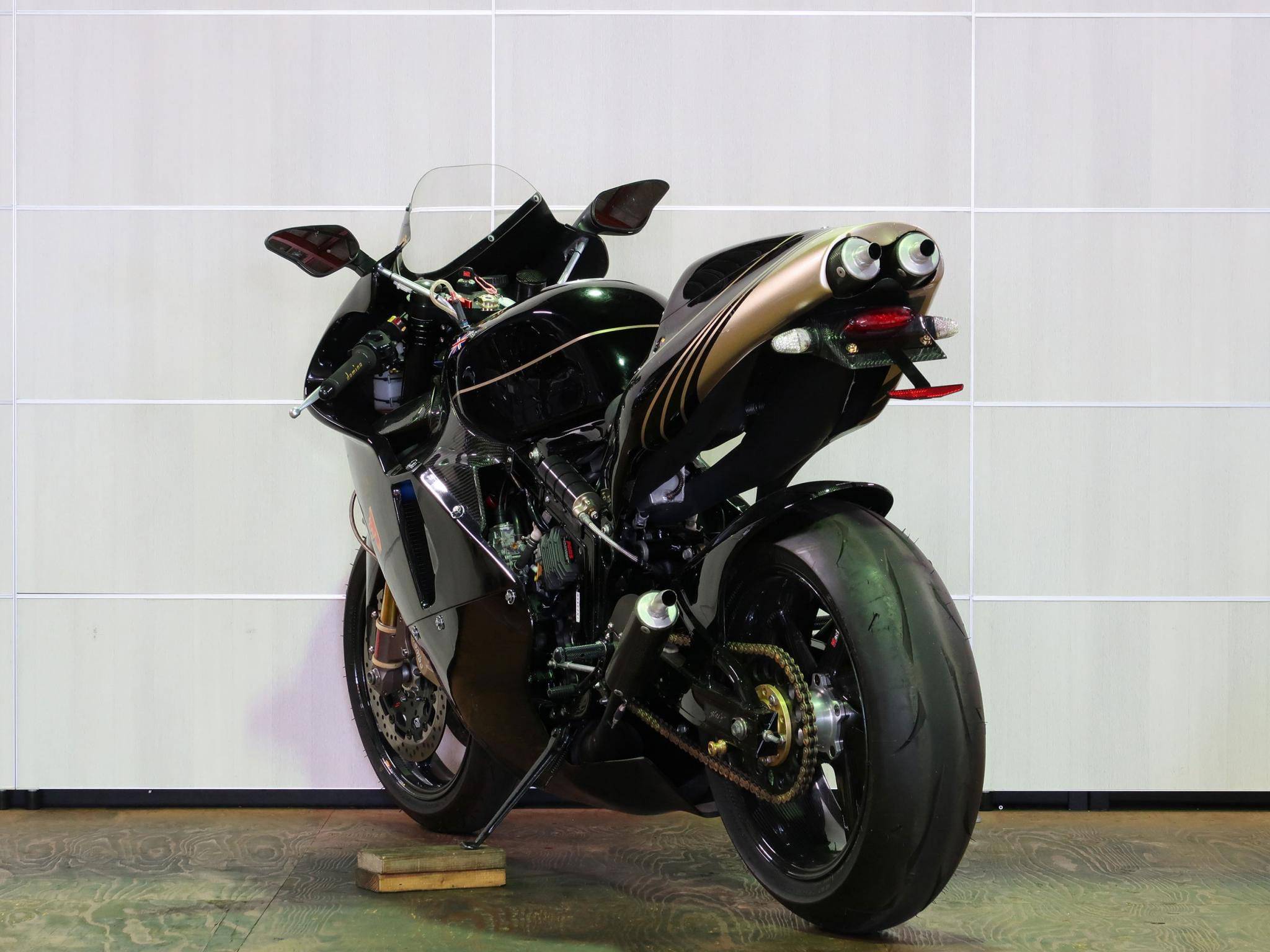 スズキ・SUZUKI RG500ガンマ 写真6