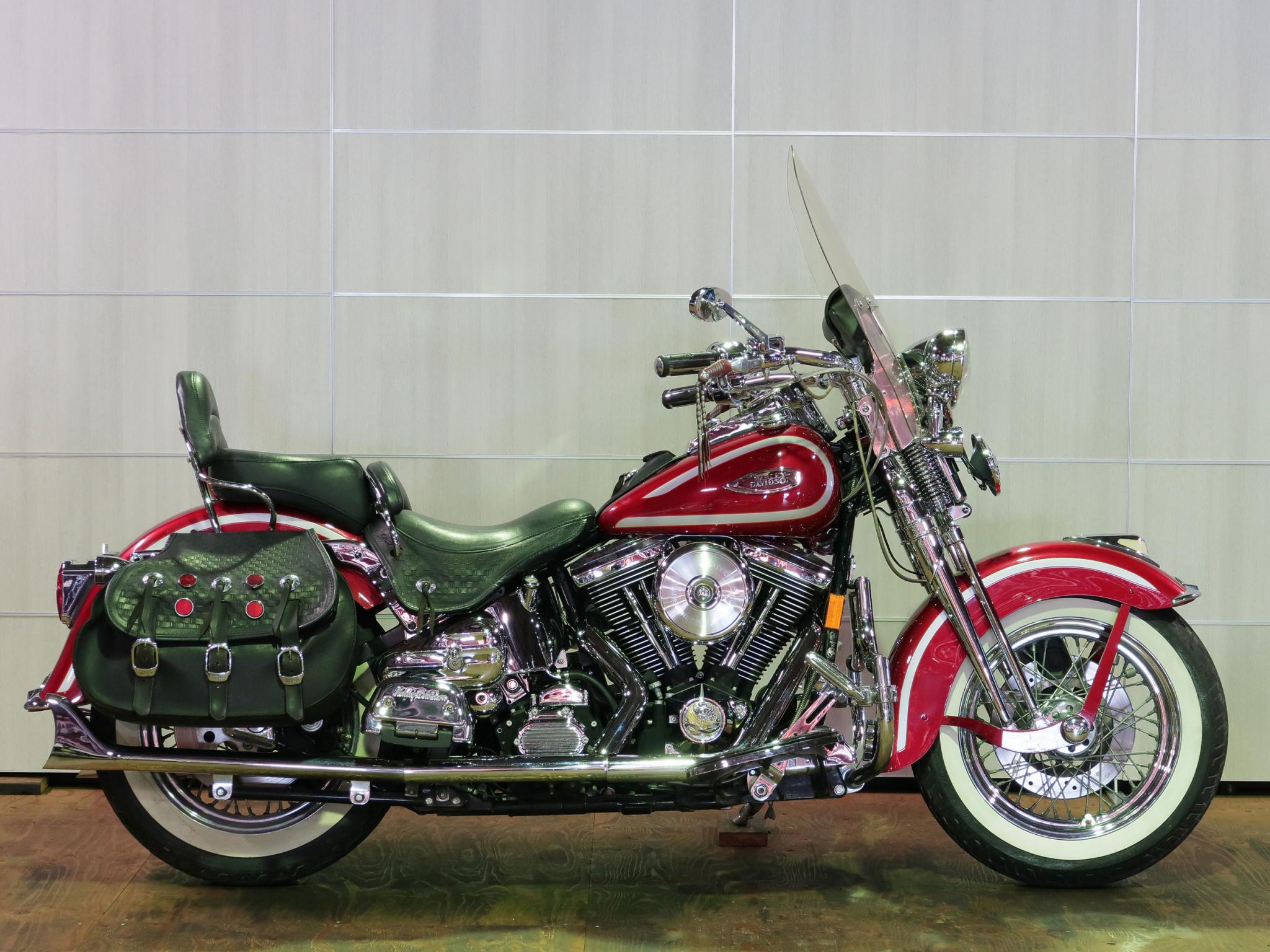ハーレー FLSTS Heritage Springer 車体写真1