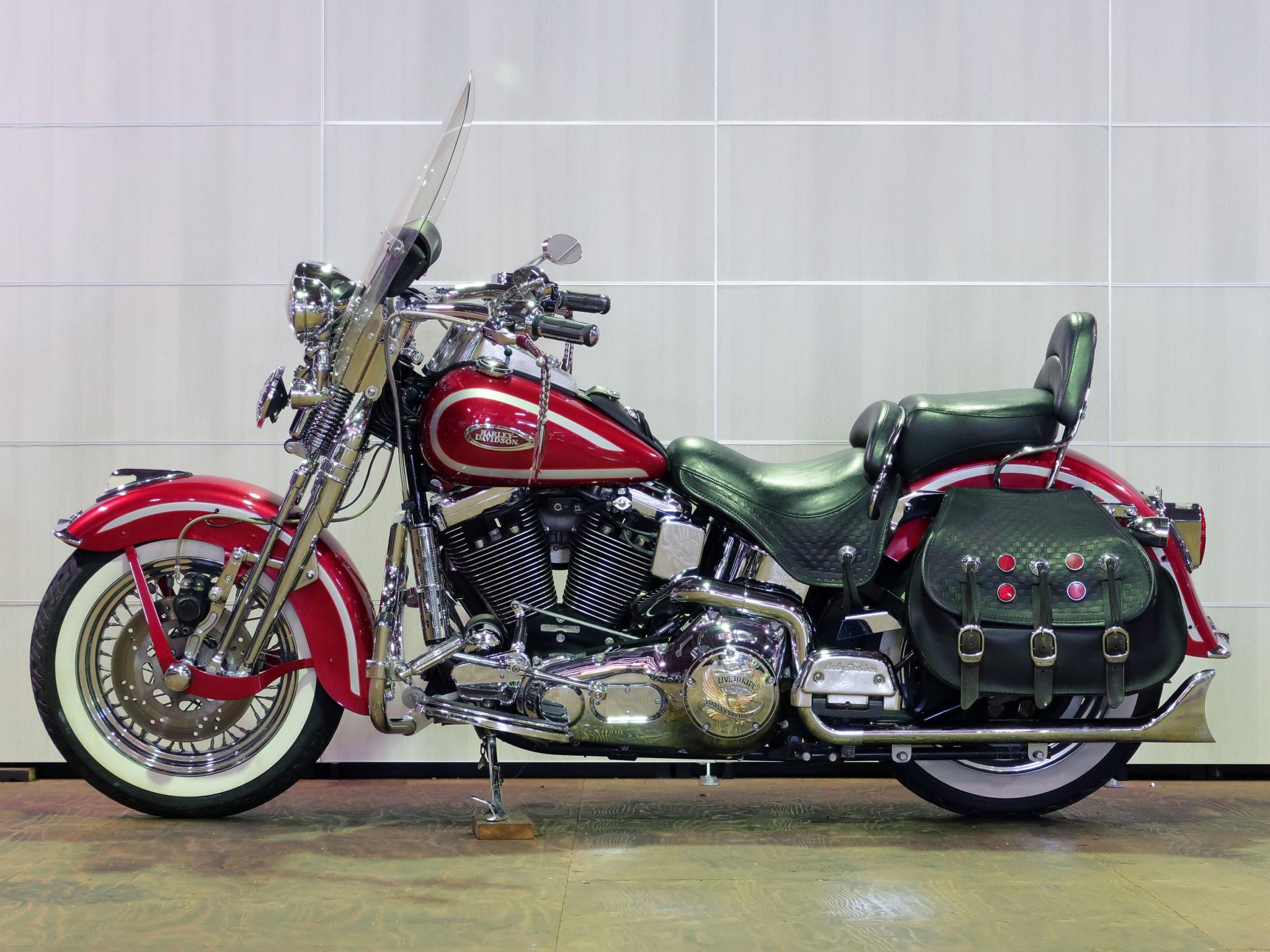 ハーレー FLSTS Heritage Springer 車体写真4