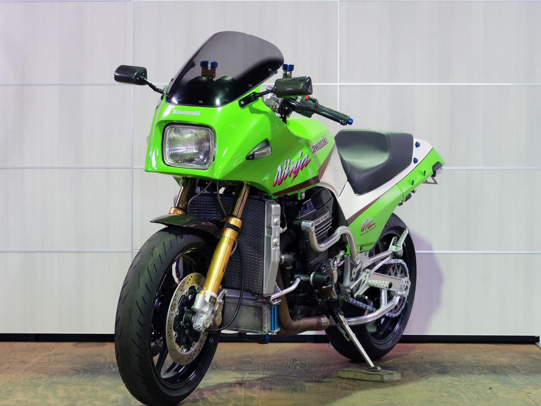 カワサキ・KAWASAKI GPZ900R 写真5