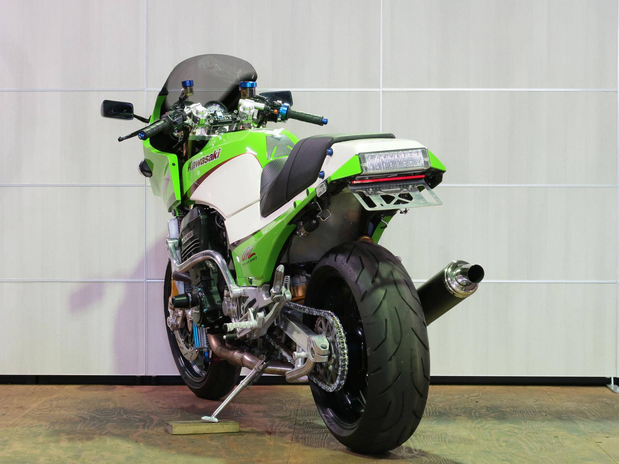 カワサキ・KAWASAKI GPZ900R 写真6