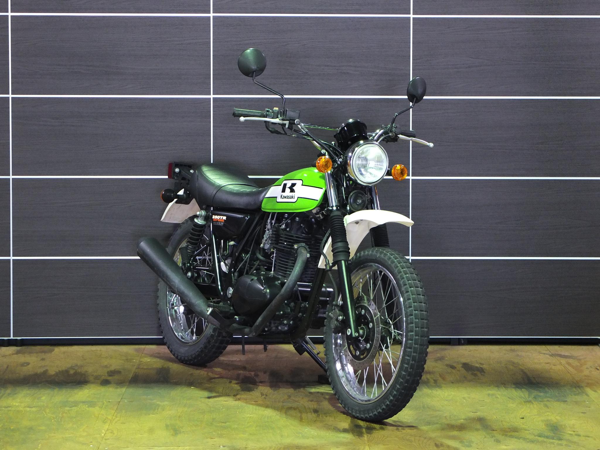 カワサキ・KAWASAKI 250TR 写真2