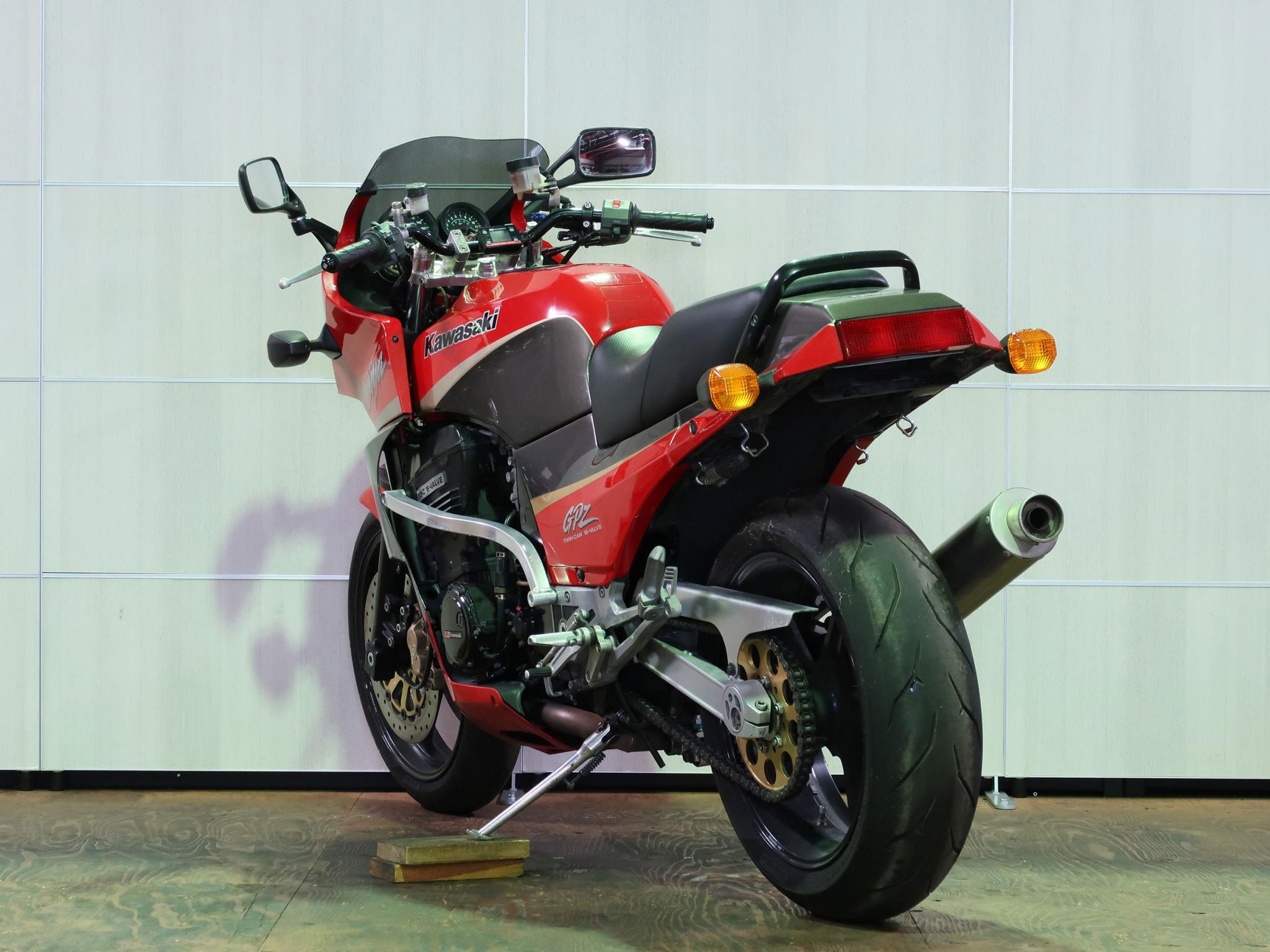 カワサキ・KAWASAKI GPz900R 写真6