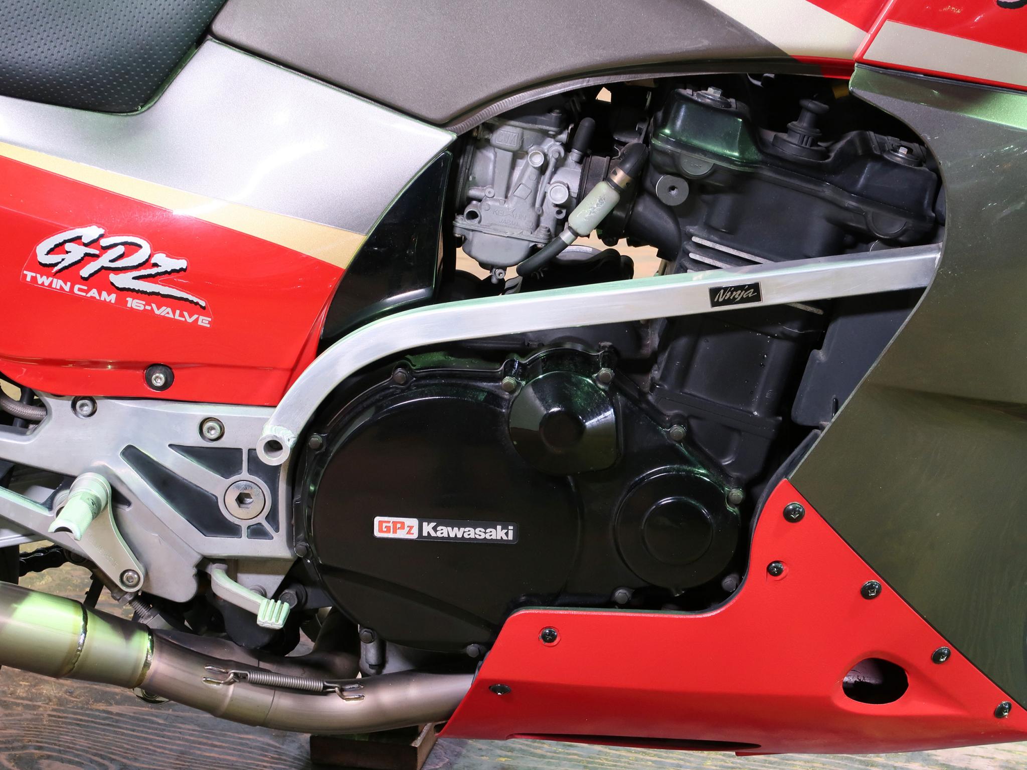 カワサキ・KAWASAKI GPz900R 写真7