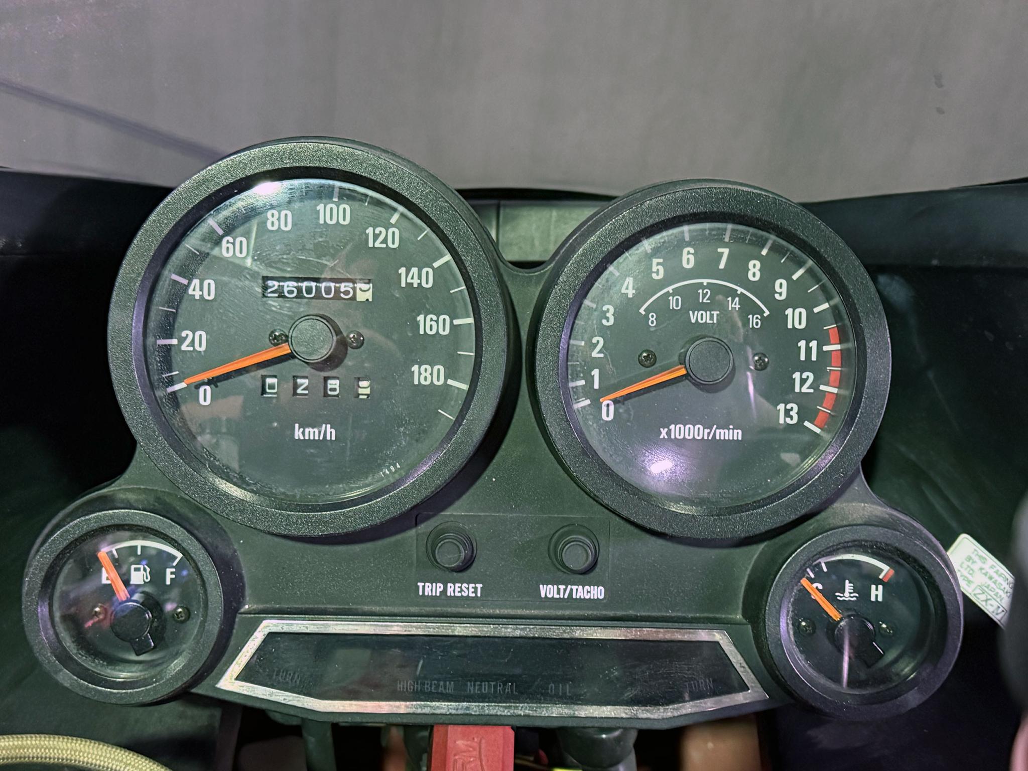 カワサキ・KAWASAKI GPz900R 写真9