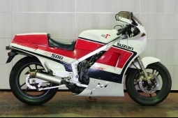 スズキ  1986 SUZUKI RG500ガンマ