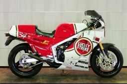 スズキ  1985 SUZUKI RG500ガンマ