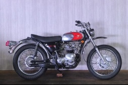 トライアンフ  1974 Triumph TR50T Trophy