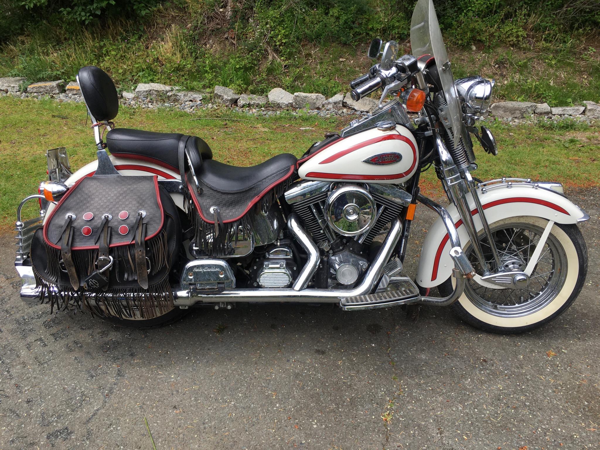 ハーレー FLSTS Heritage Springer 車体写真2