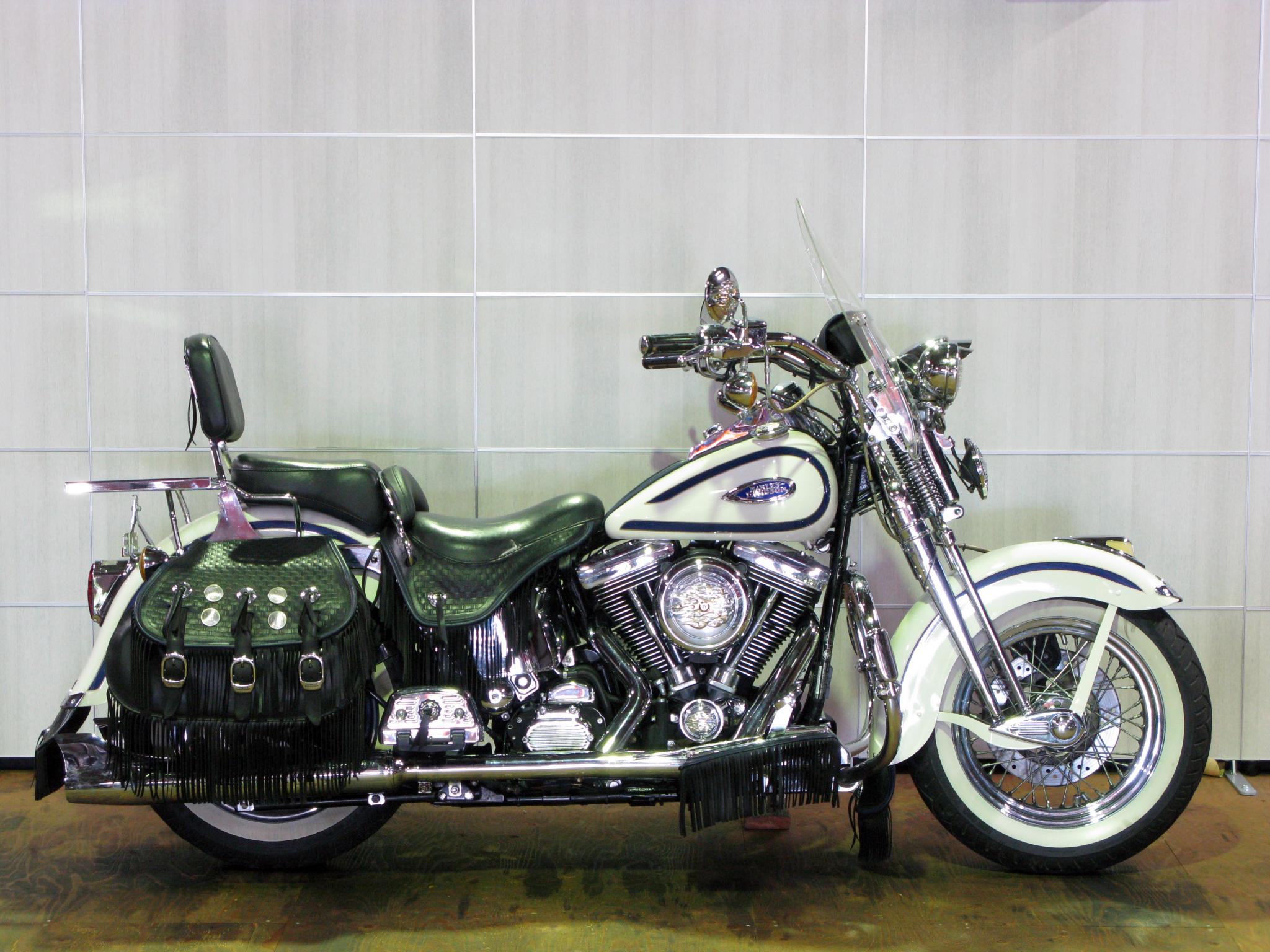 ハーレー FLSTS Heritage Springer 車体写真1