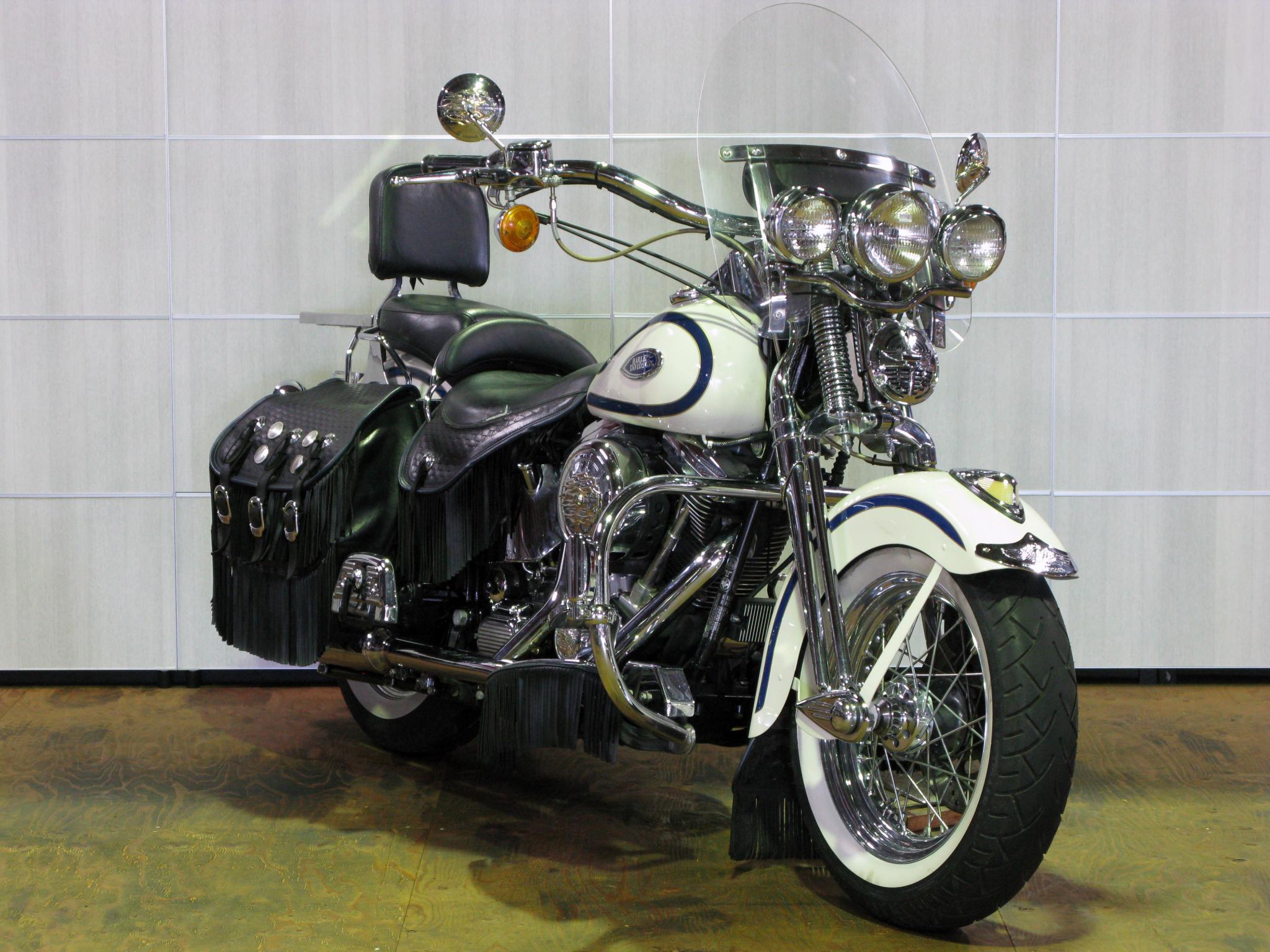 ハーレー FLSTS Heritage Springer 車体写真2