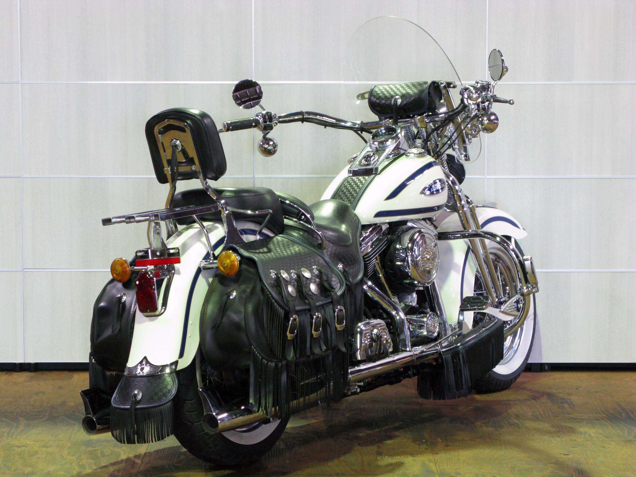 ハーレー FLSTS Heritage Springer 車体写真3