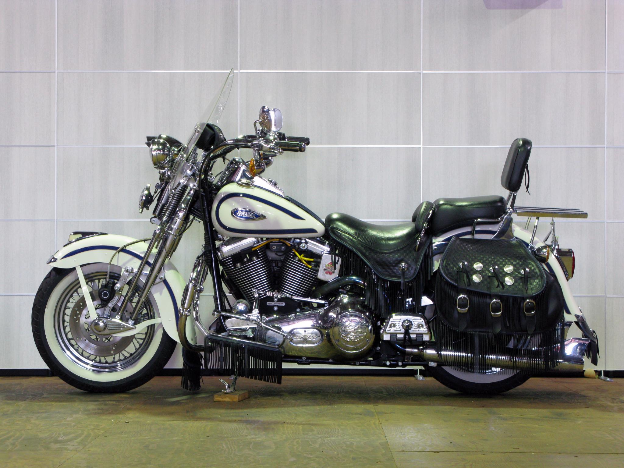 ハーレー FLSTS Heritage Springer 車体写真4