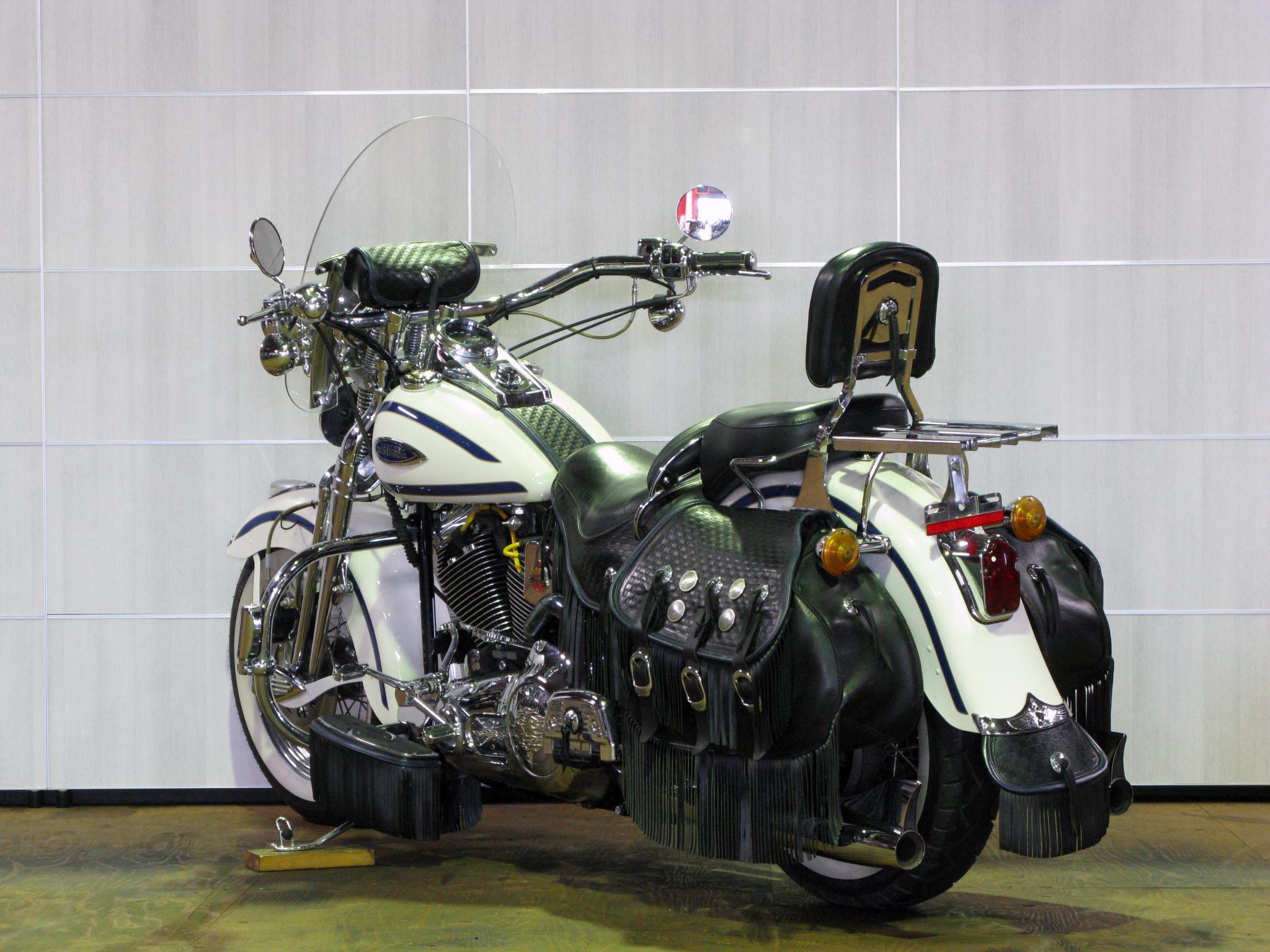 ハーレー FLSTS Heritage Springer 車体写真6