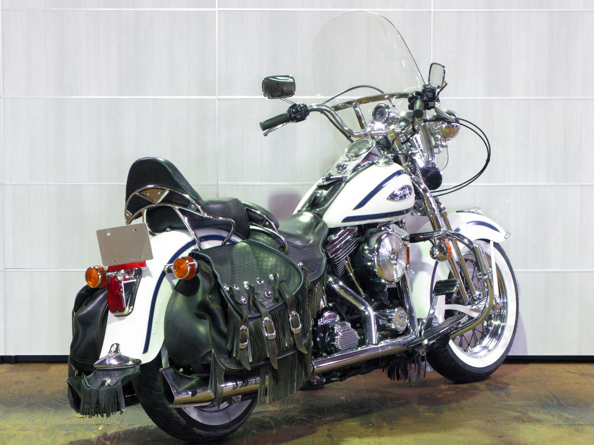 ハーレー FLSTS Heritage Springer 車体写真3