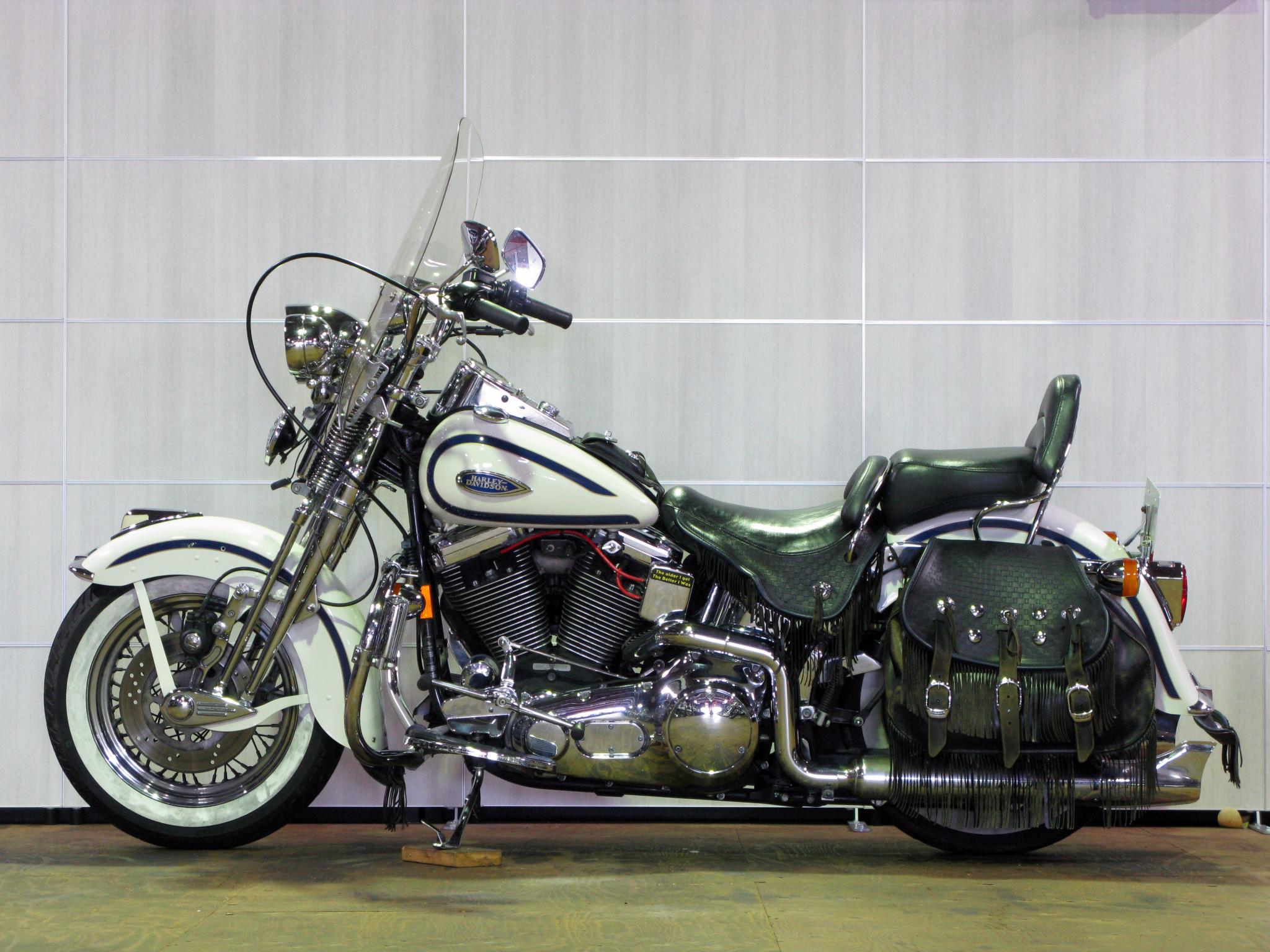 ハーレー FLSTS Heritage Springer 車体写真4