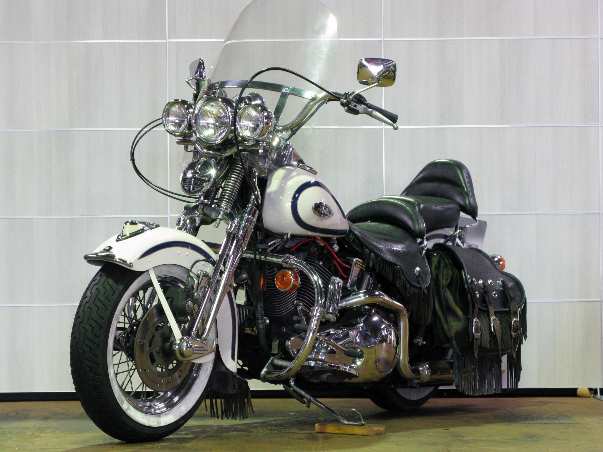 ハーレー FLSTS Heritage Springer 車体写真5