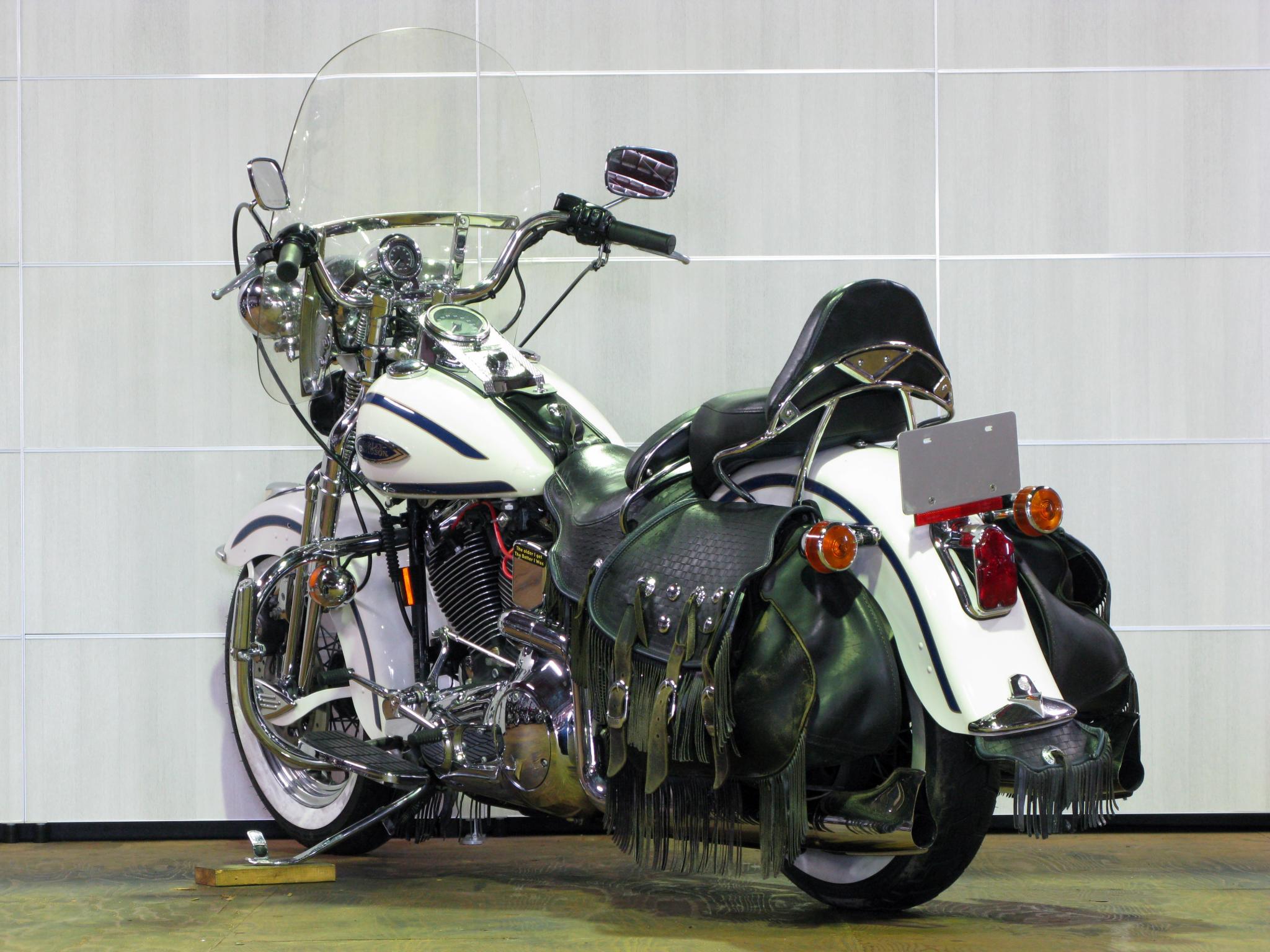 ハーレー FLSTS Heritage Springer 車体写真6