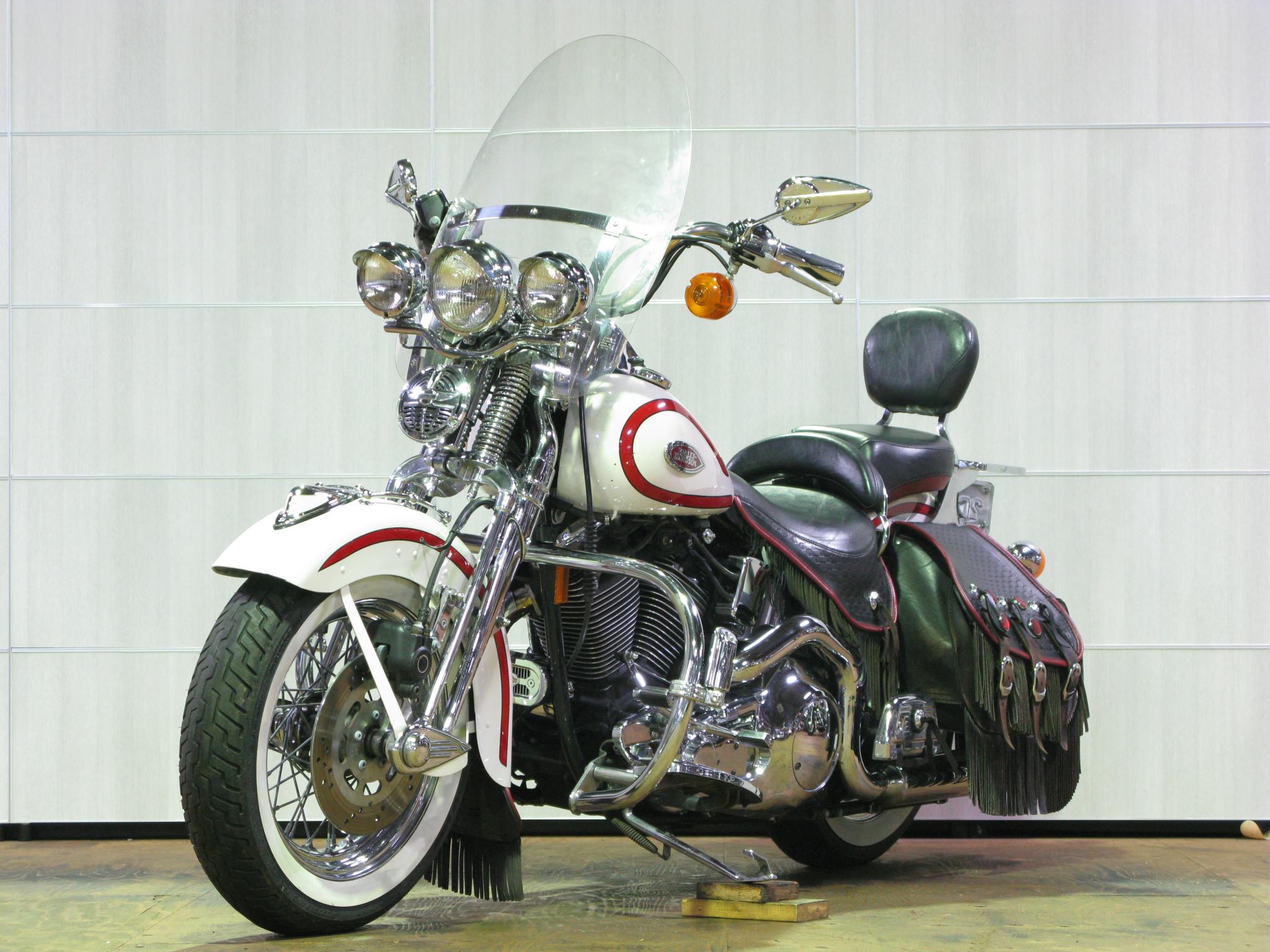 ハーレー FLSTS Heritage Springer 車体写真5