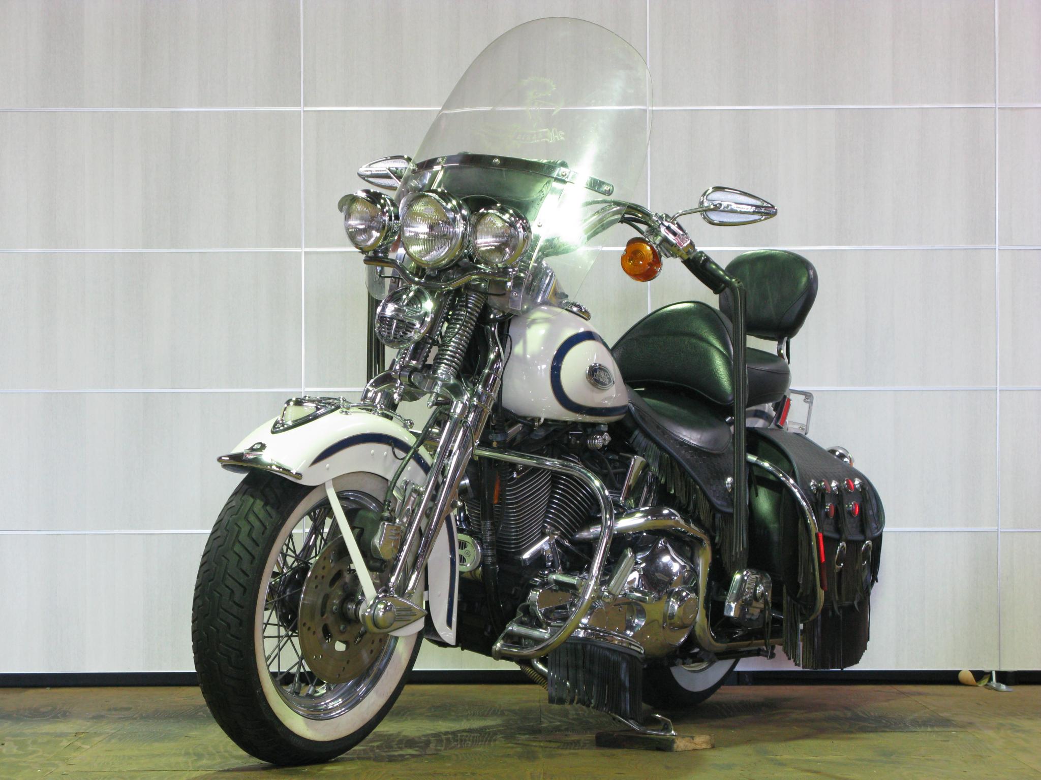 ハーレー FLSTS Heritage Springer 車体写真5