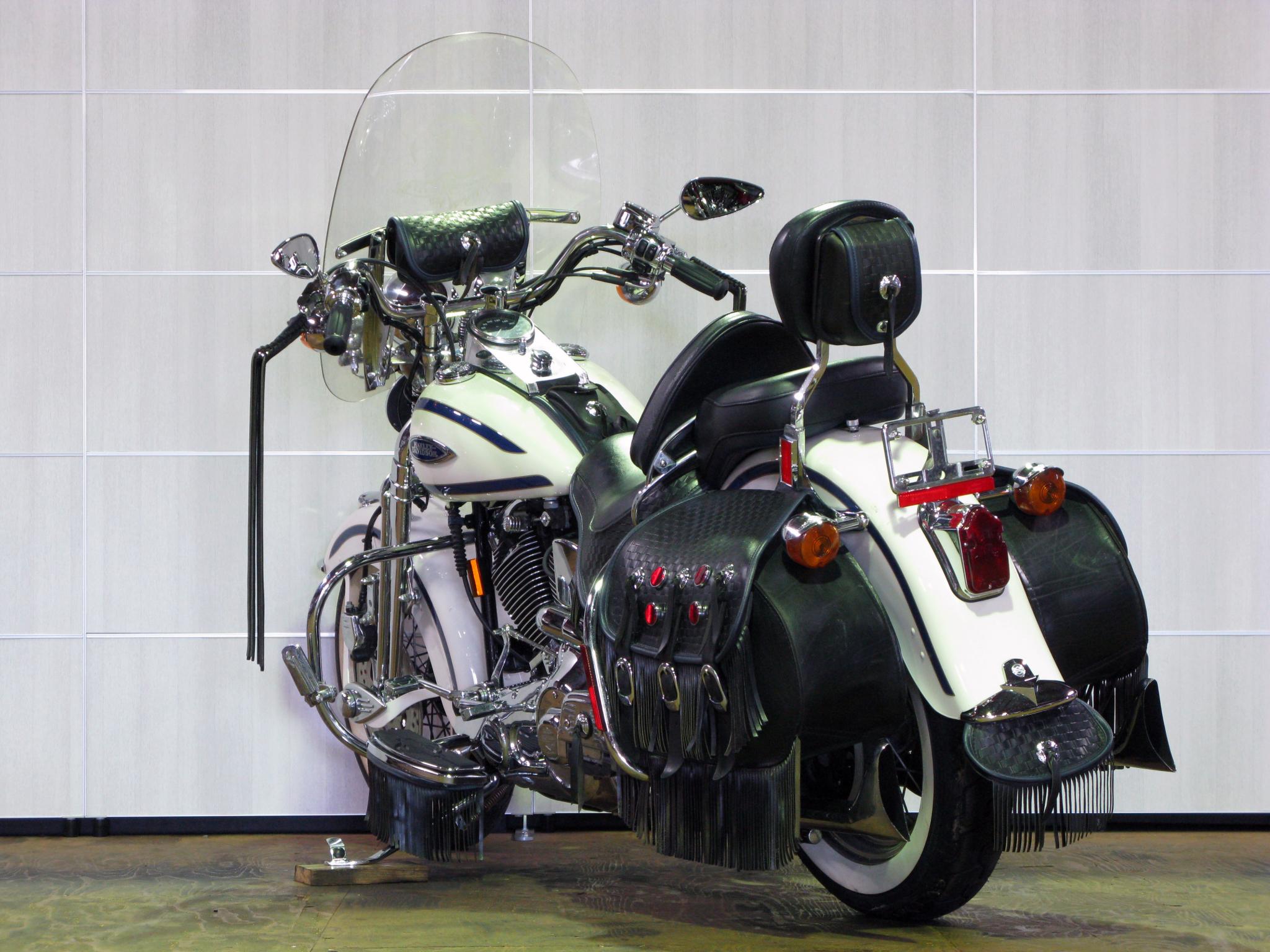 ハーレー FLSTS Heritage Springer 車体写真6