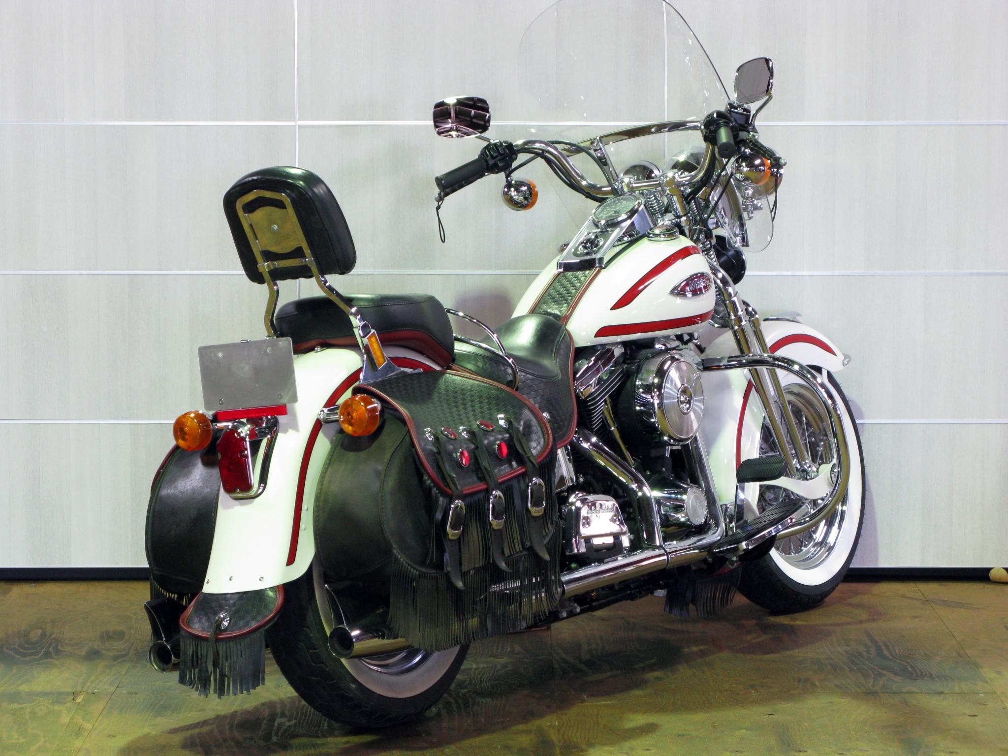 ハーレー FLSTS Heritage Springer 車体写真3