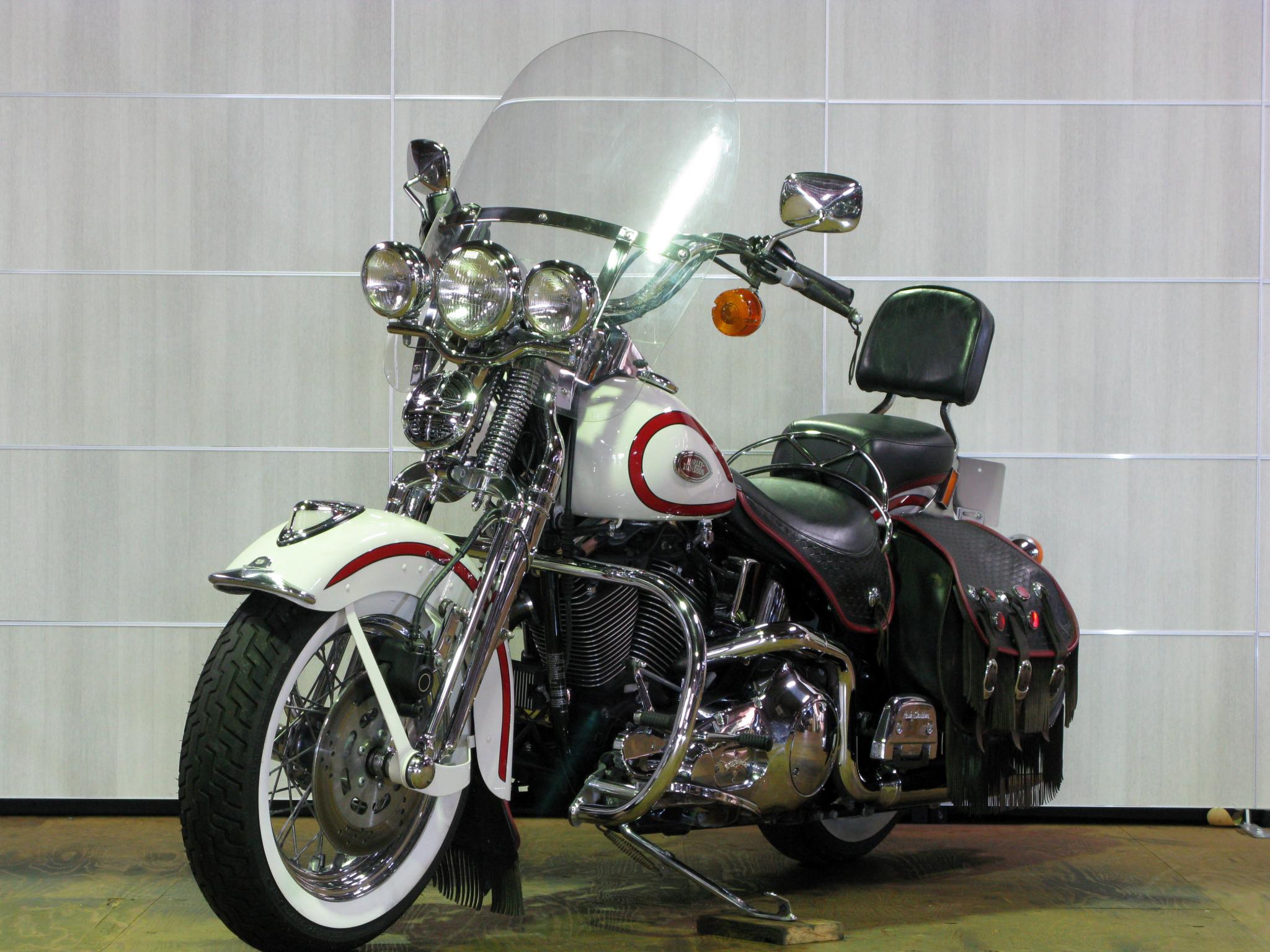 ハーレー FLSTS Heritage Springer 車体写真5