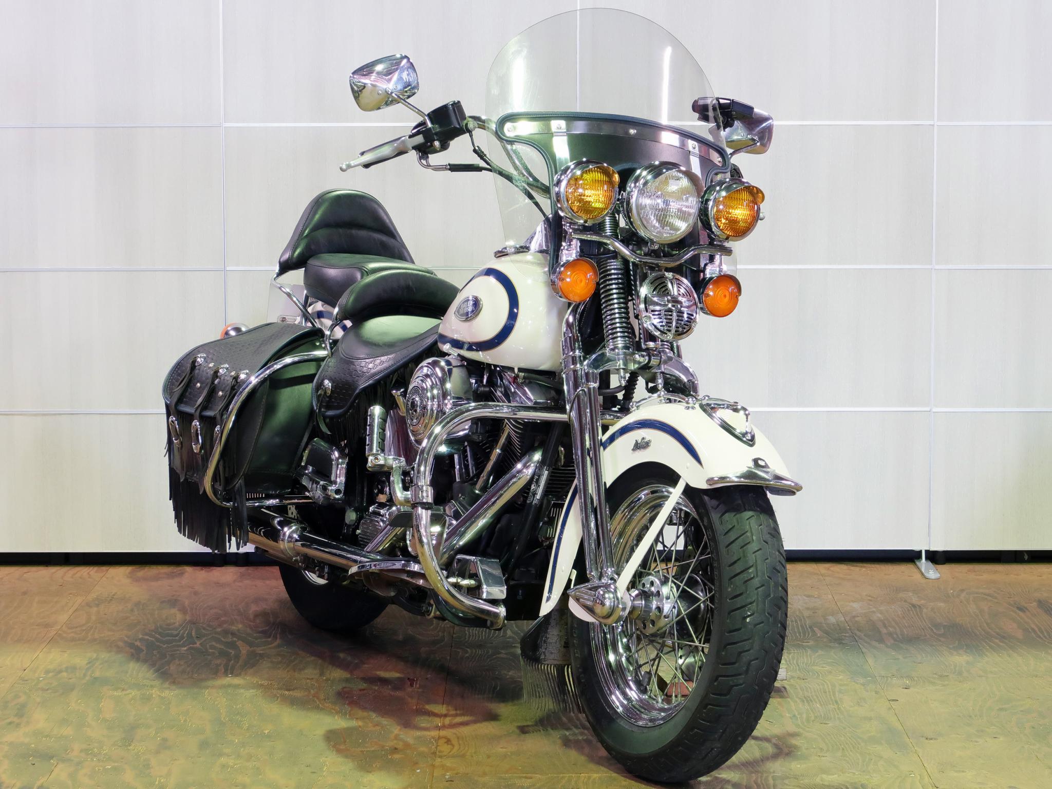 ハーレー FLSTS Heritage Springer 車体写真2