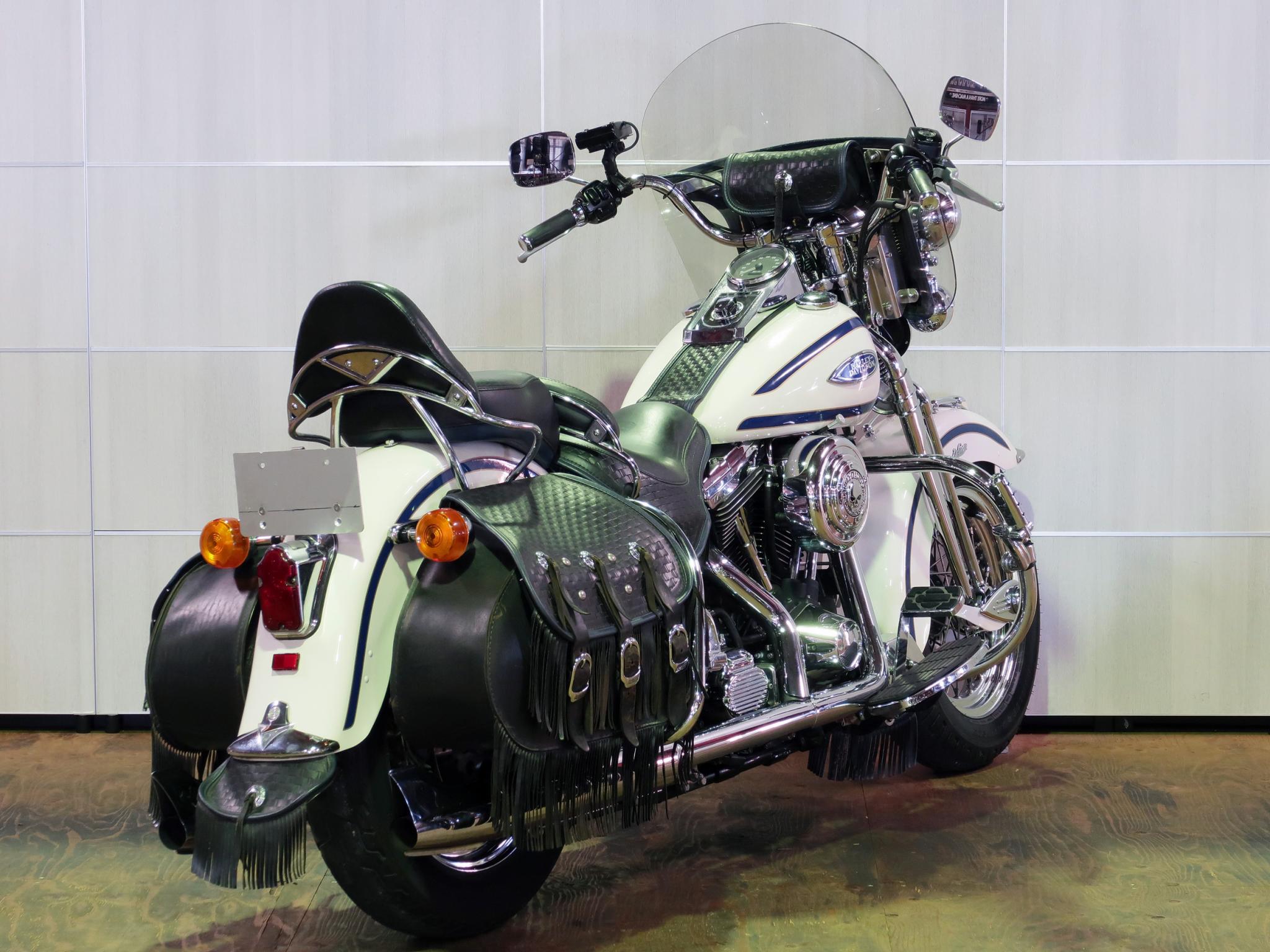 ハーレー FLSTS Heritage Springer 車体写真3