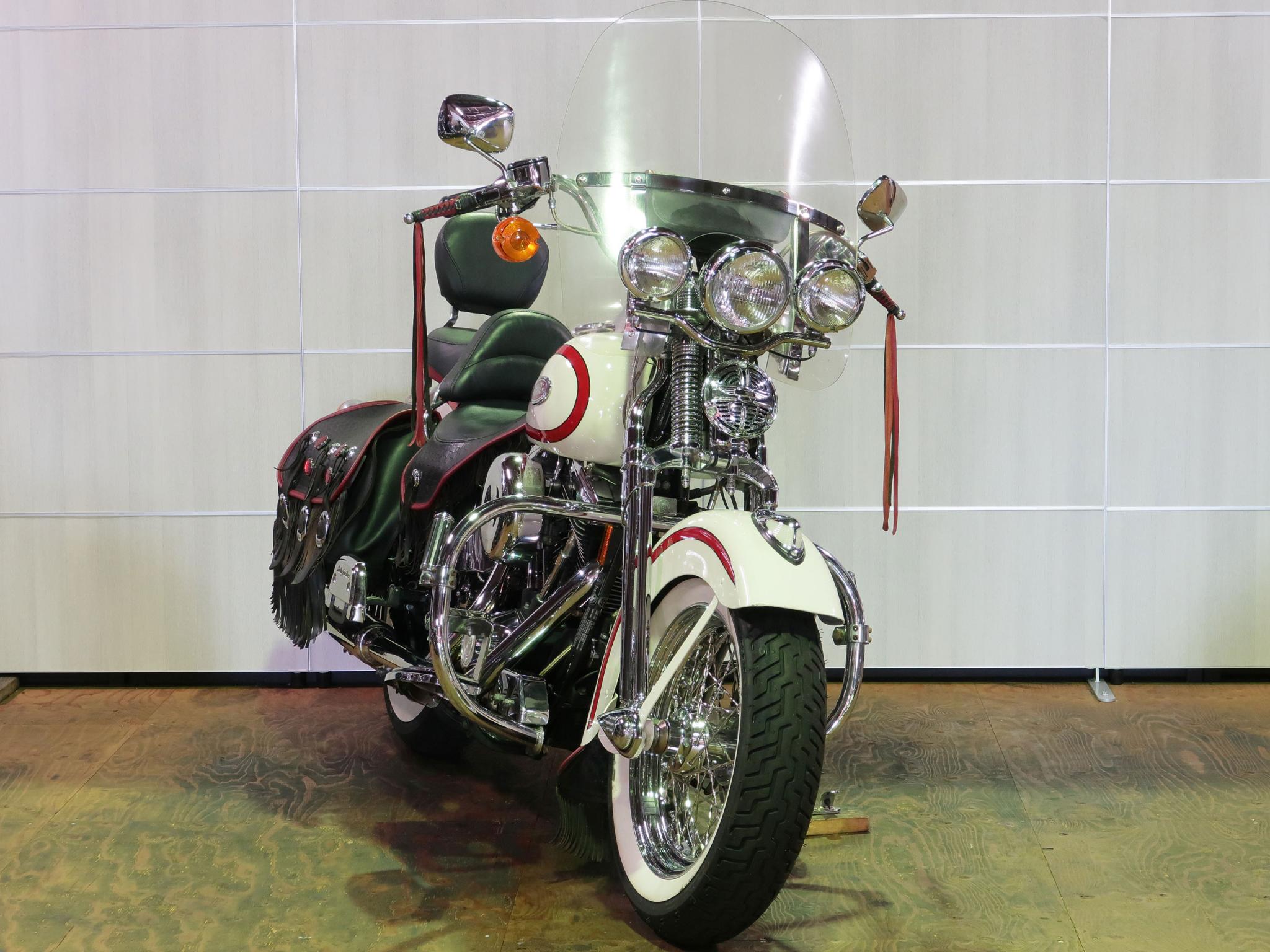 ハーレー FLSTS Heritage Springer 車体写真2
