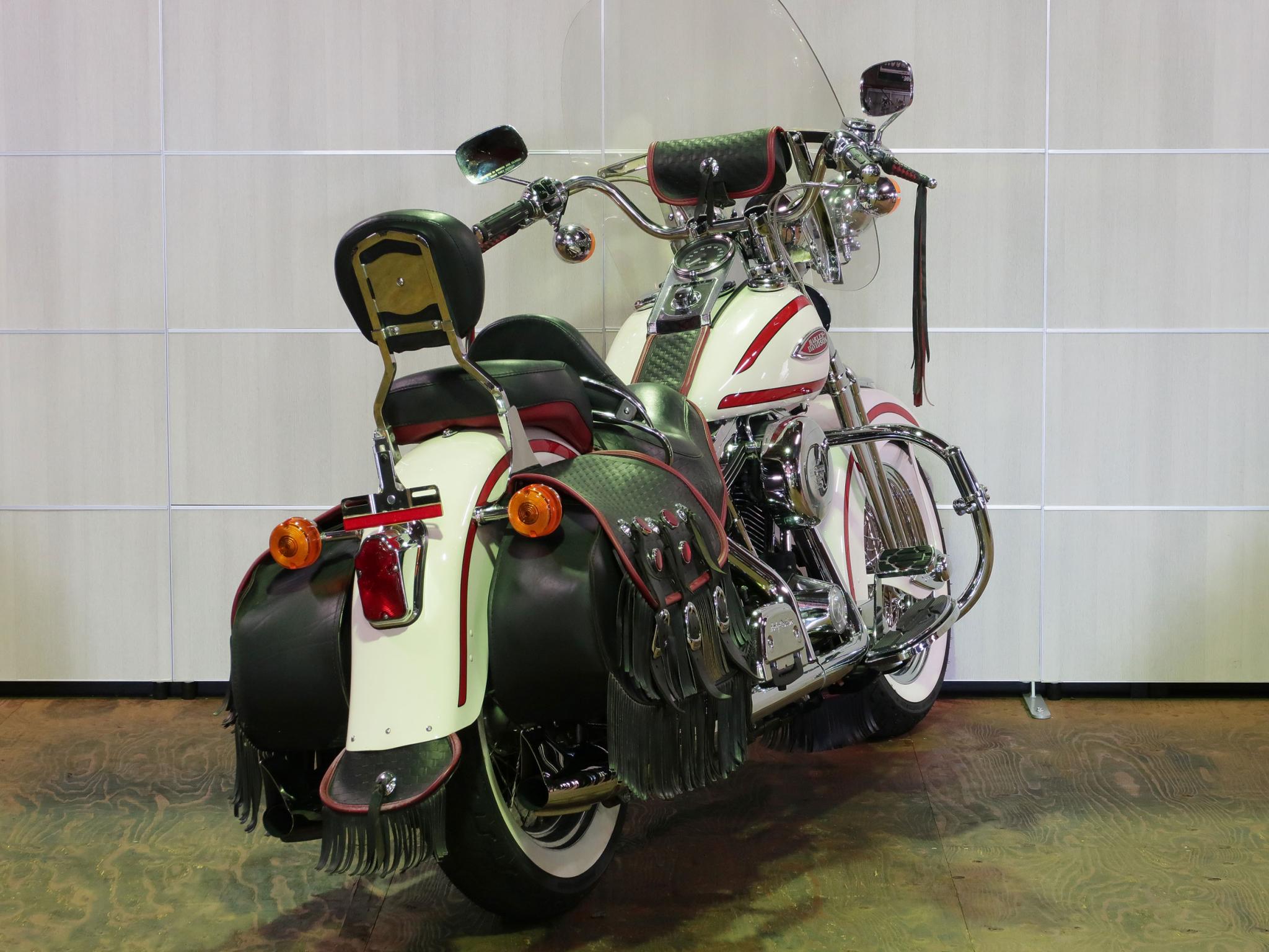 ハーレー FLSTS Heritage Springer 車体写真3