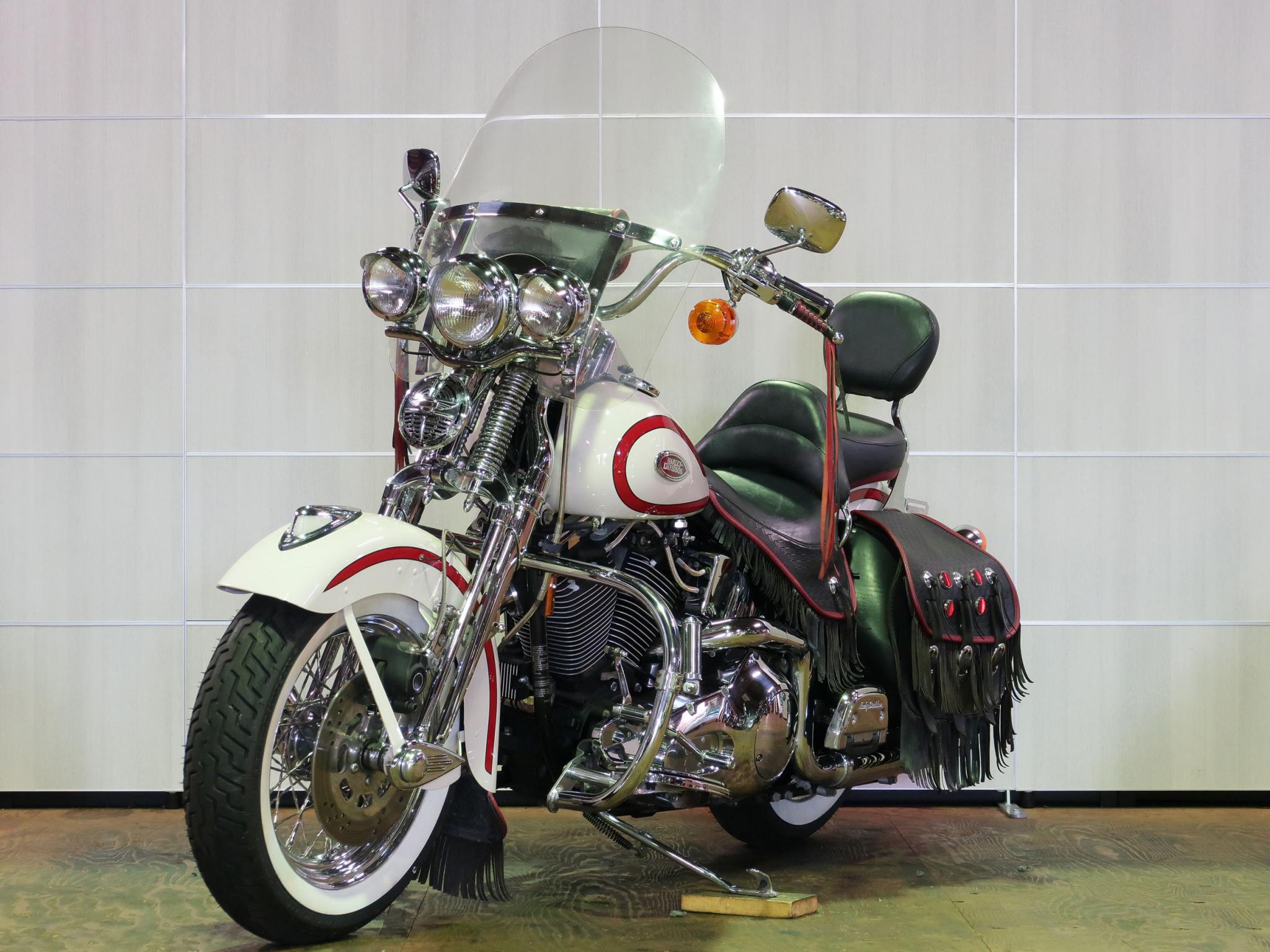 ハーレー FLSTS Heritage Springer 車体写真5