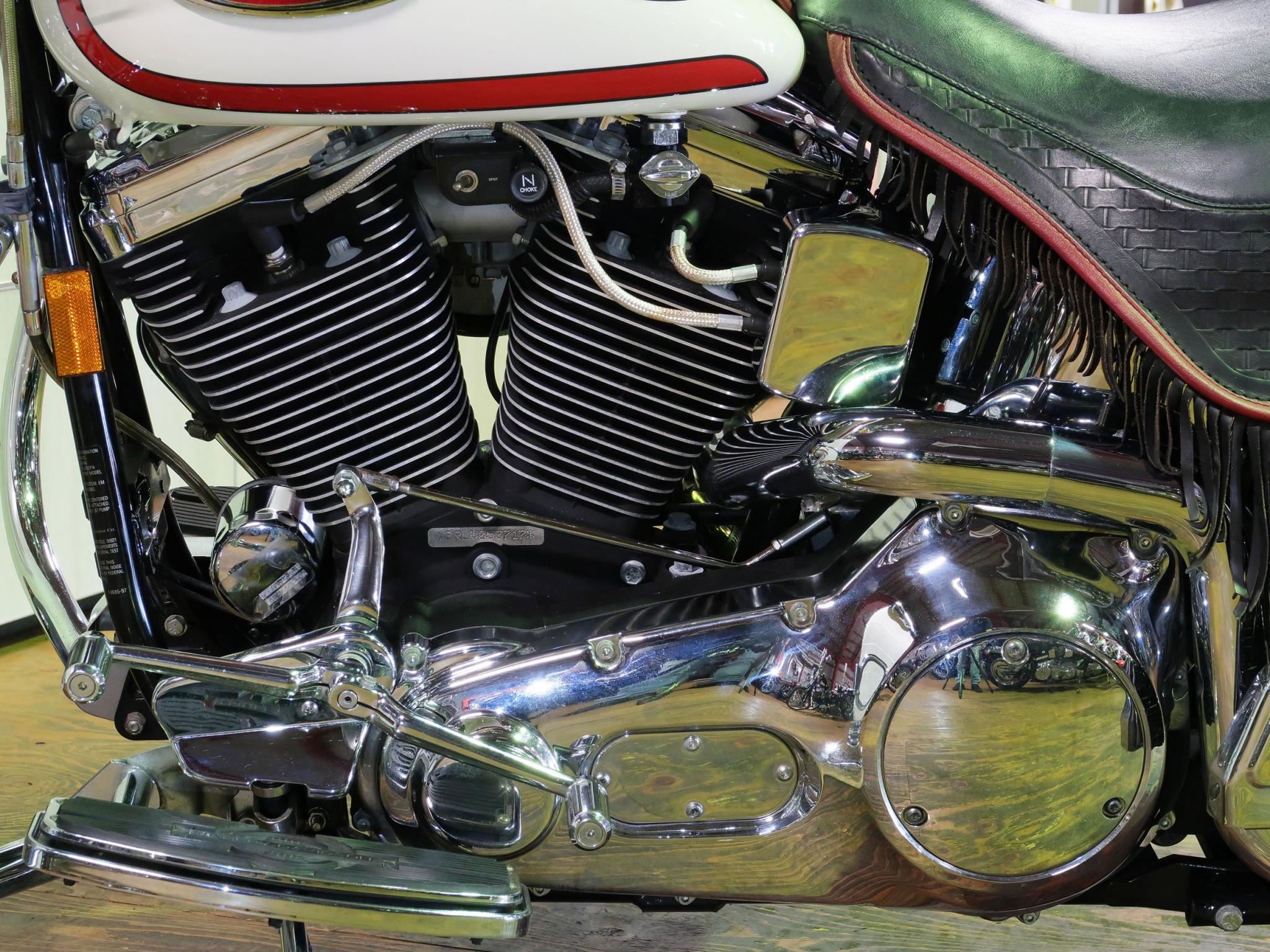 ハーレー FLSTS Heritage Springer 車体写真8
