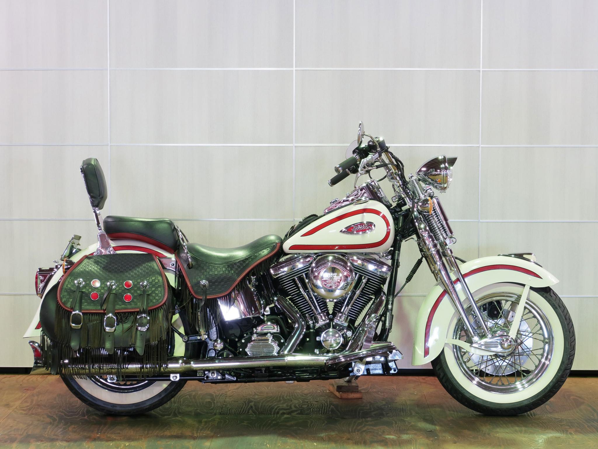 ハーレー FLSTS Heritage Springer 車体写真1