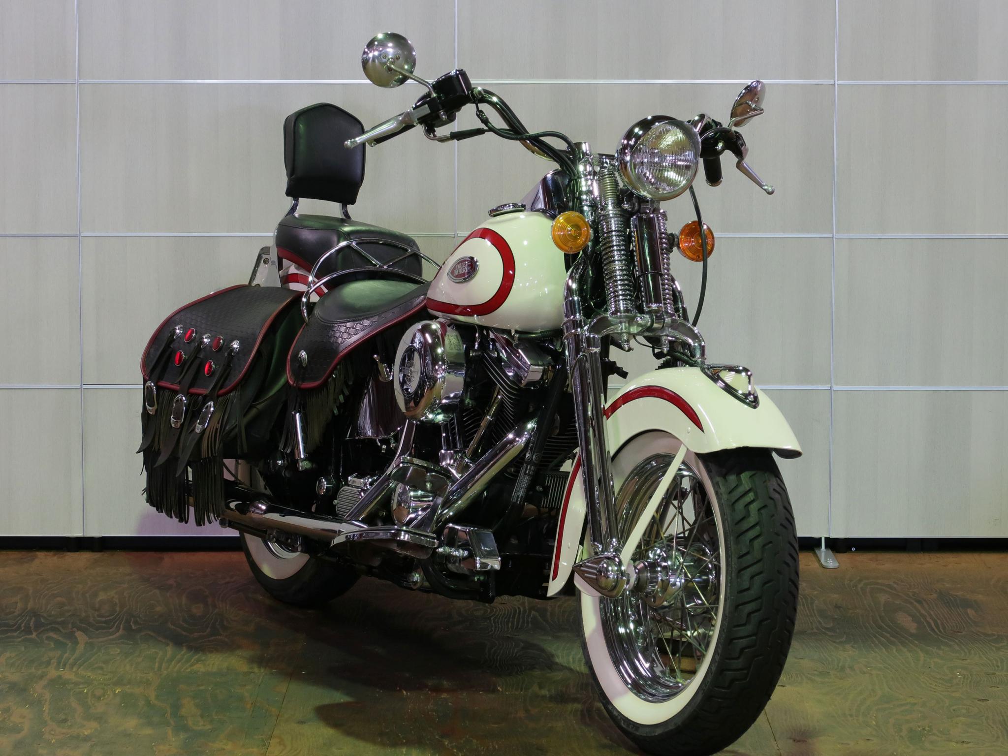 ハーレー FLSTS Heritage Springer 車体写真2