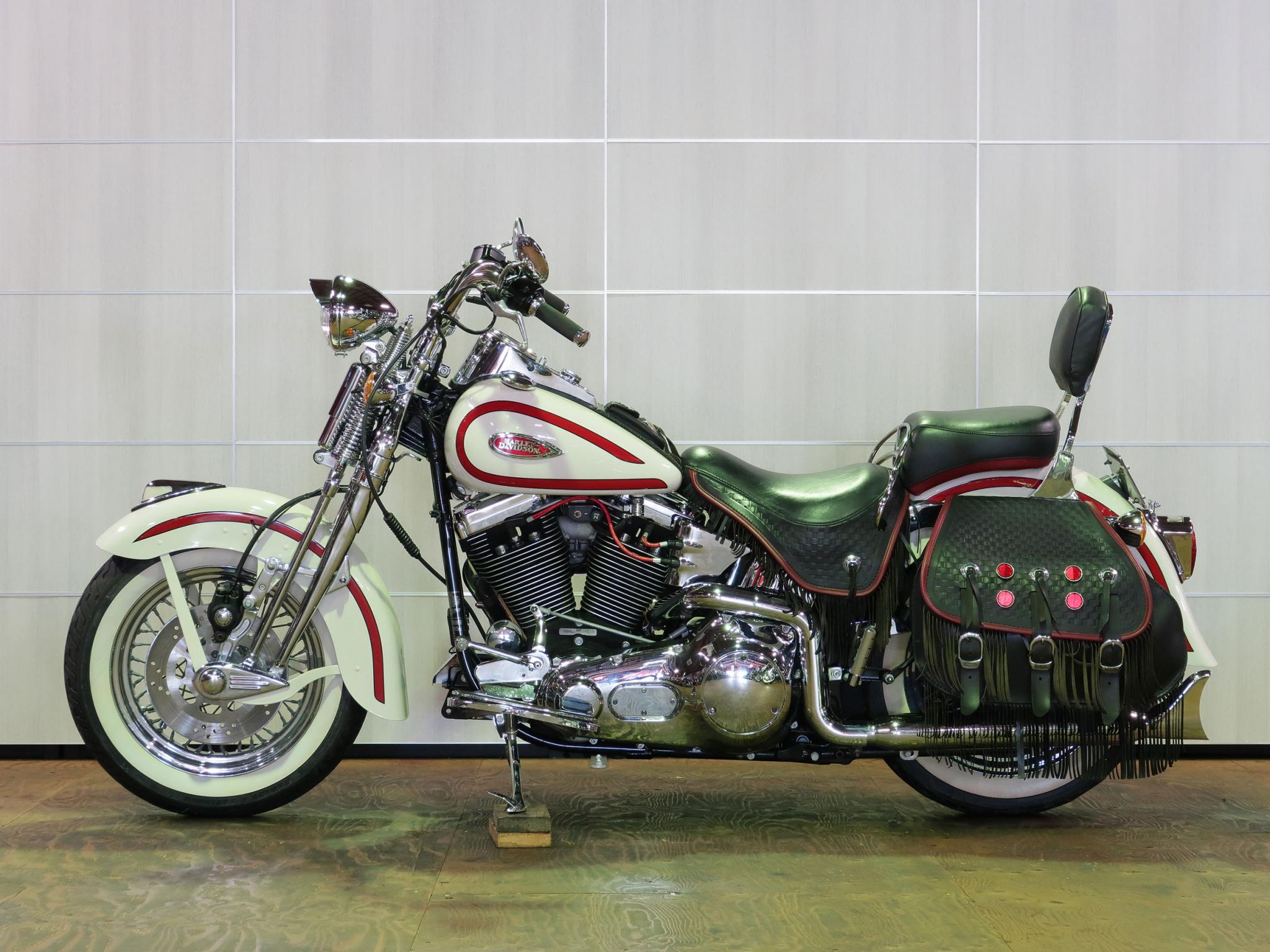 ハーレー FLSTS Heritage Springer 車体写真4