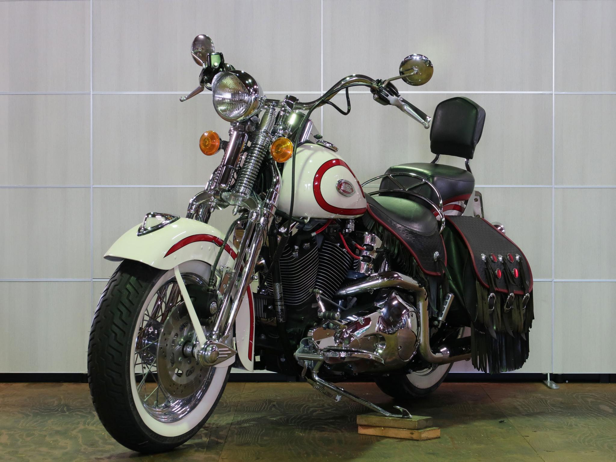 ハーレー FLSTS Heritage Springer 車体写真5