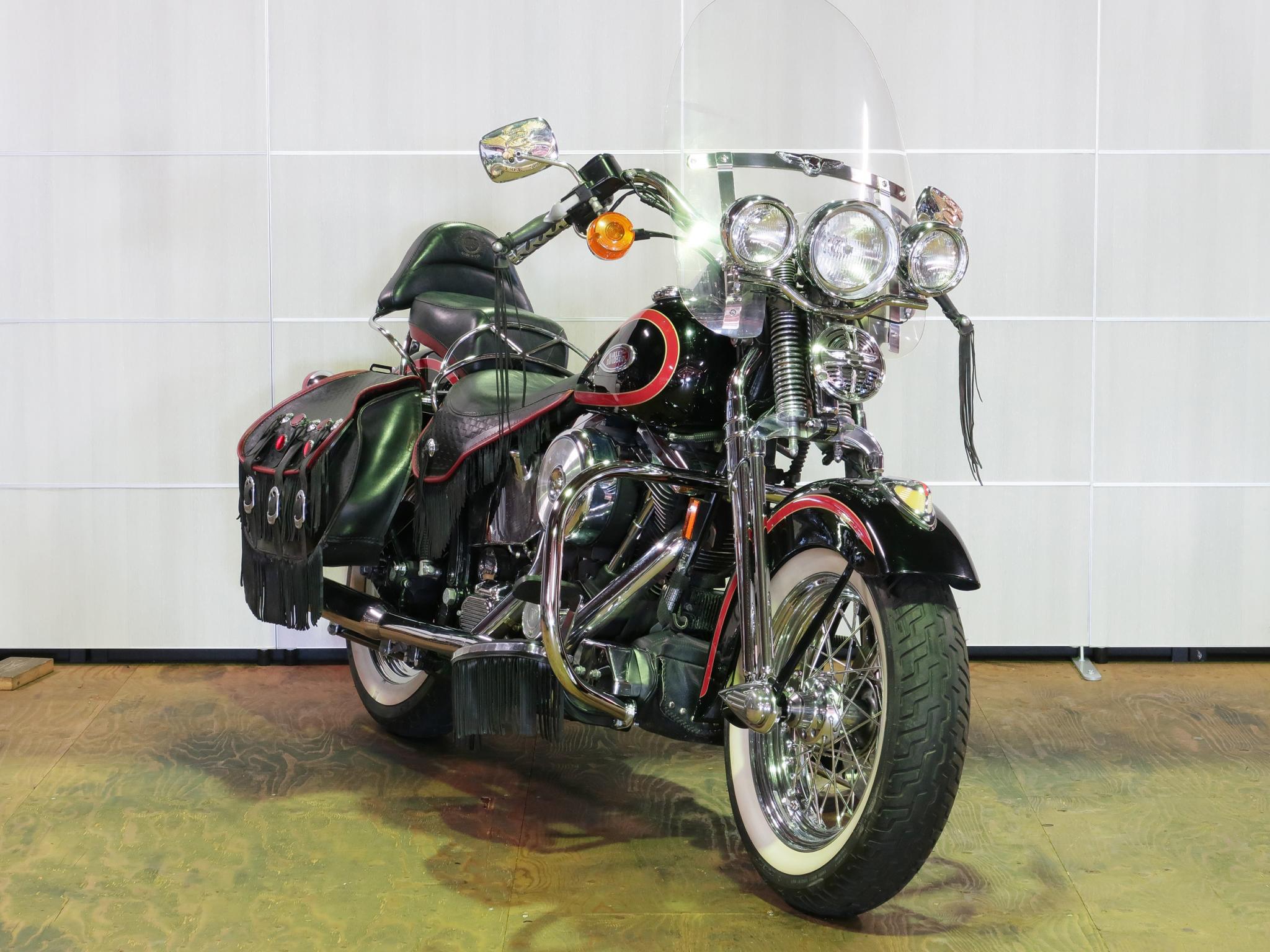 ハーレー FLSTS Heritage Springer 車体写真2