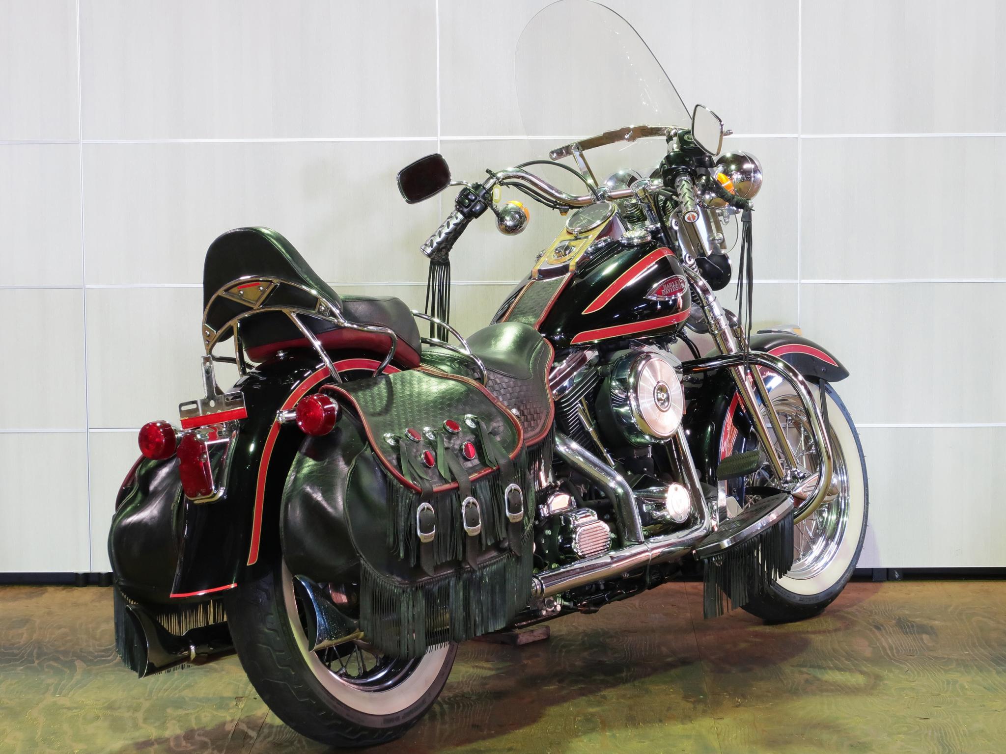 ハーレー FLSTS Heritage Springer 車体写真3
