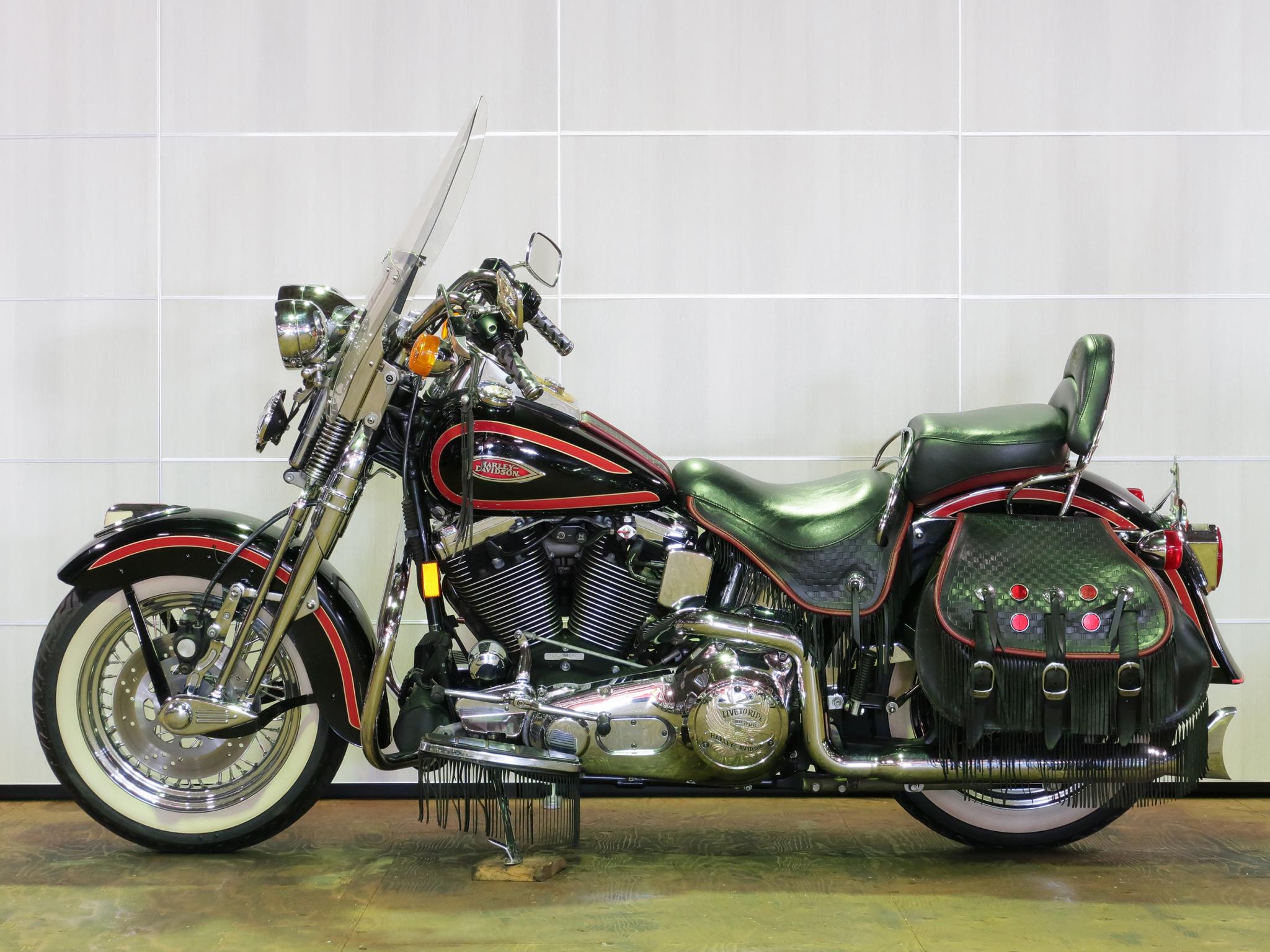 ハーレー FLSTS Heritage Springer 車体写真4