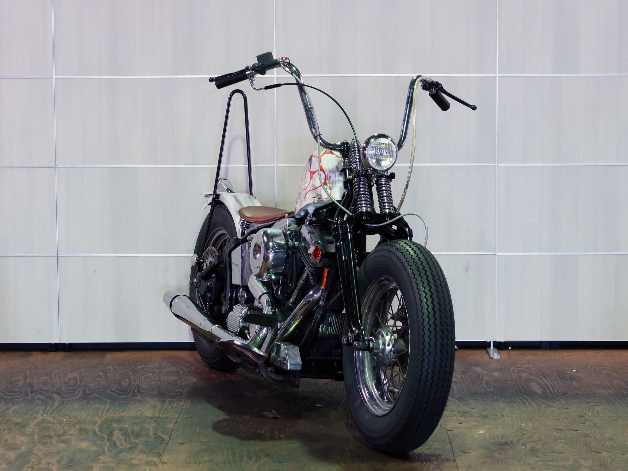 ハーレー FLSTS Custom 車体写真2