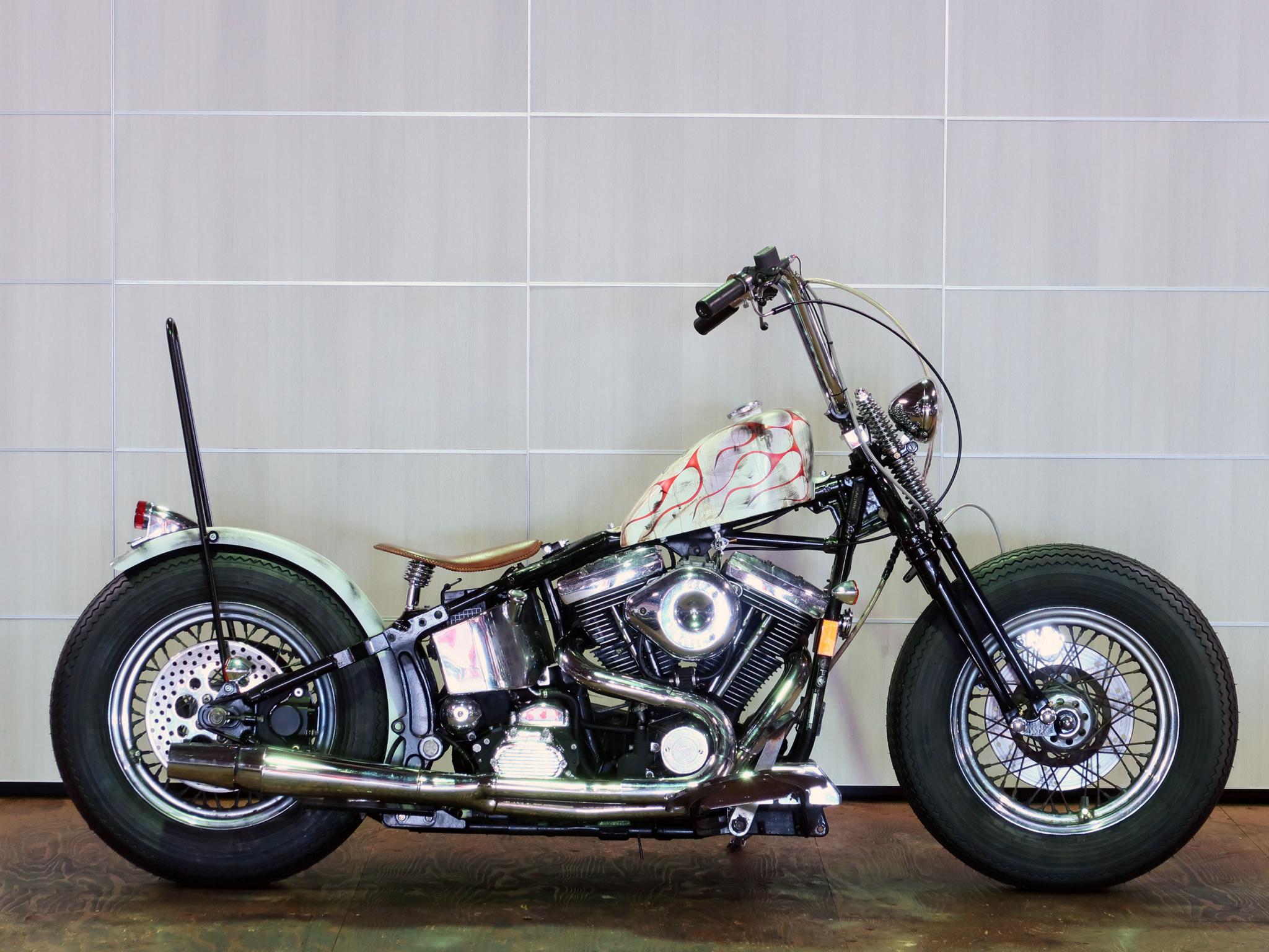 ハーレー FLSTS Custom 車体写真1
